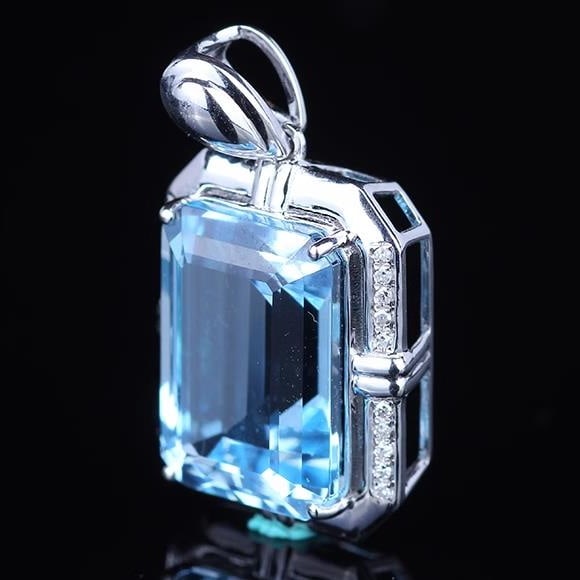 14K GOLD 12 CT NATURAL TOPAZ & DIAMOND PENDANT - 3