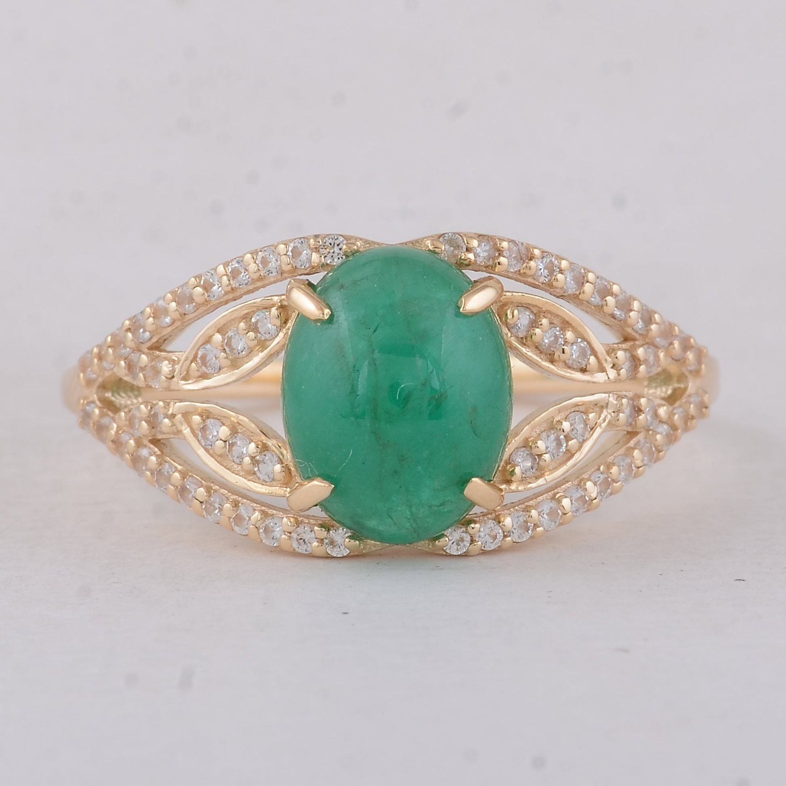 2.36 Ct Oval Emerald 9K Gold Ring: Title:2.36 Ct Oval Emerald 9K Gold Ring Description:2.36 Total Carat Emerald 9K Gold Ring Specifications - Total Weight 2.46 g - Center Gemstone Emerald - Gemstone Carat Weight 2.08 Carats - Gemstone