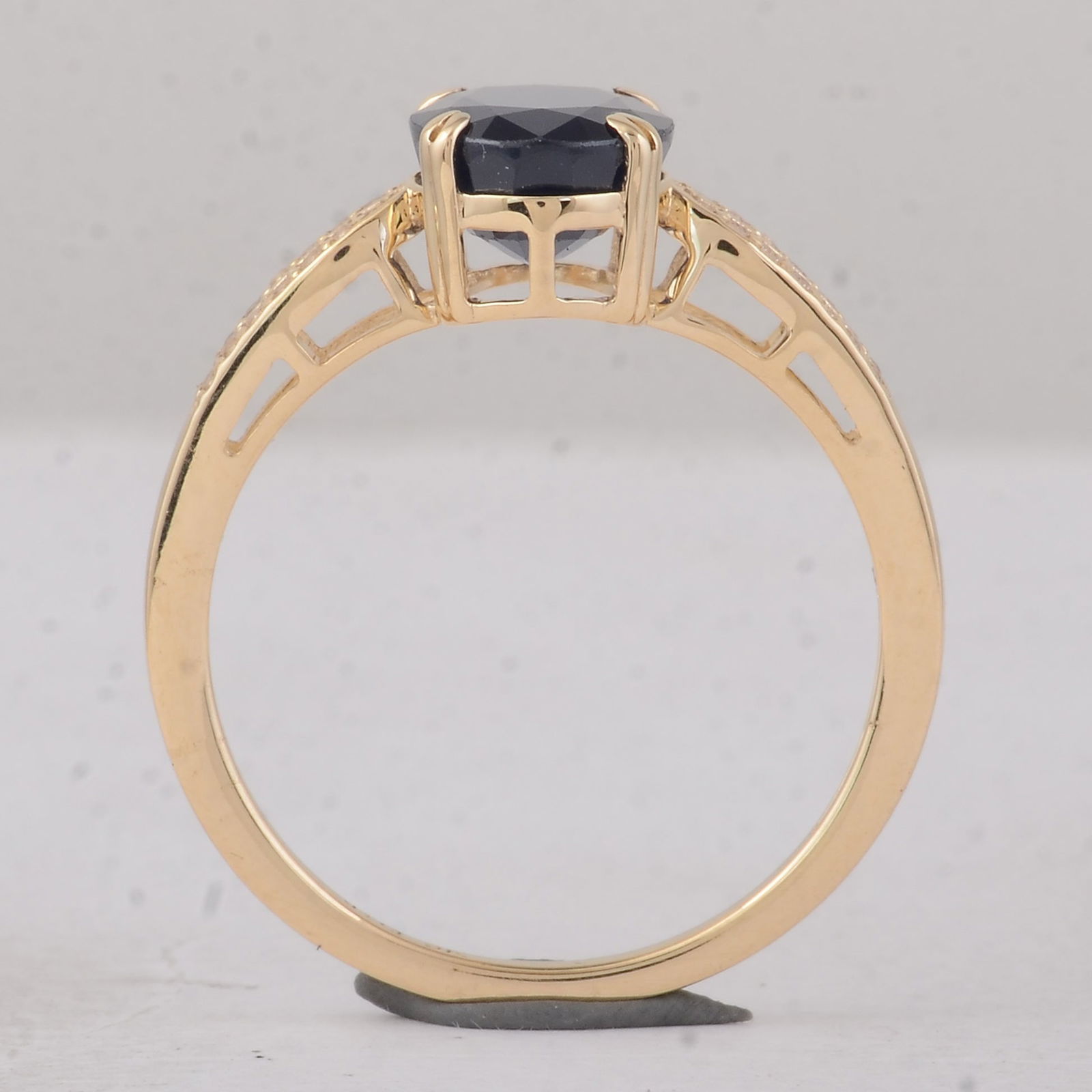 2.75 Ct Oval Sapphire 9K Gold Ring - 4