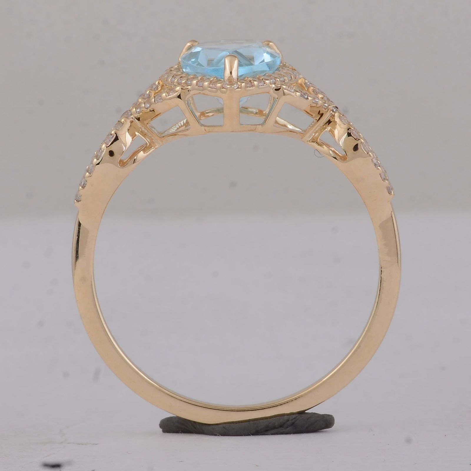 1.87 Ct Pear Blue Topaz 9K Gold Ring - 4