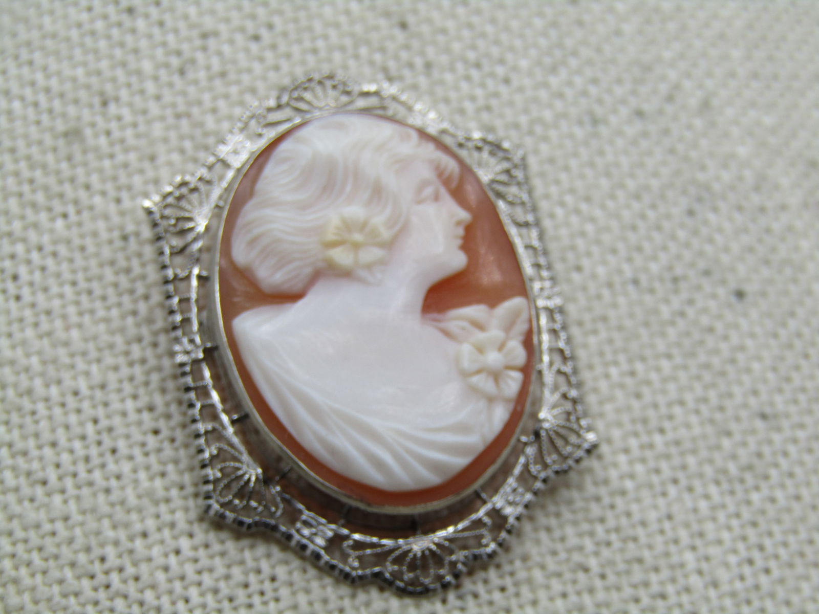 Vintage 10kt Shell Cameo Brooch, Locking C-Clasp. 1910's-1930's - 2
