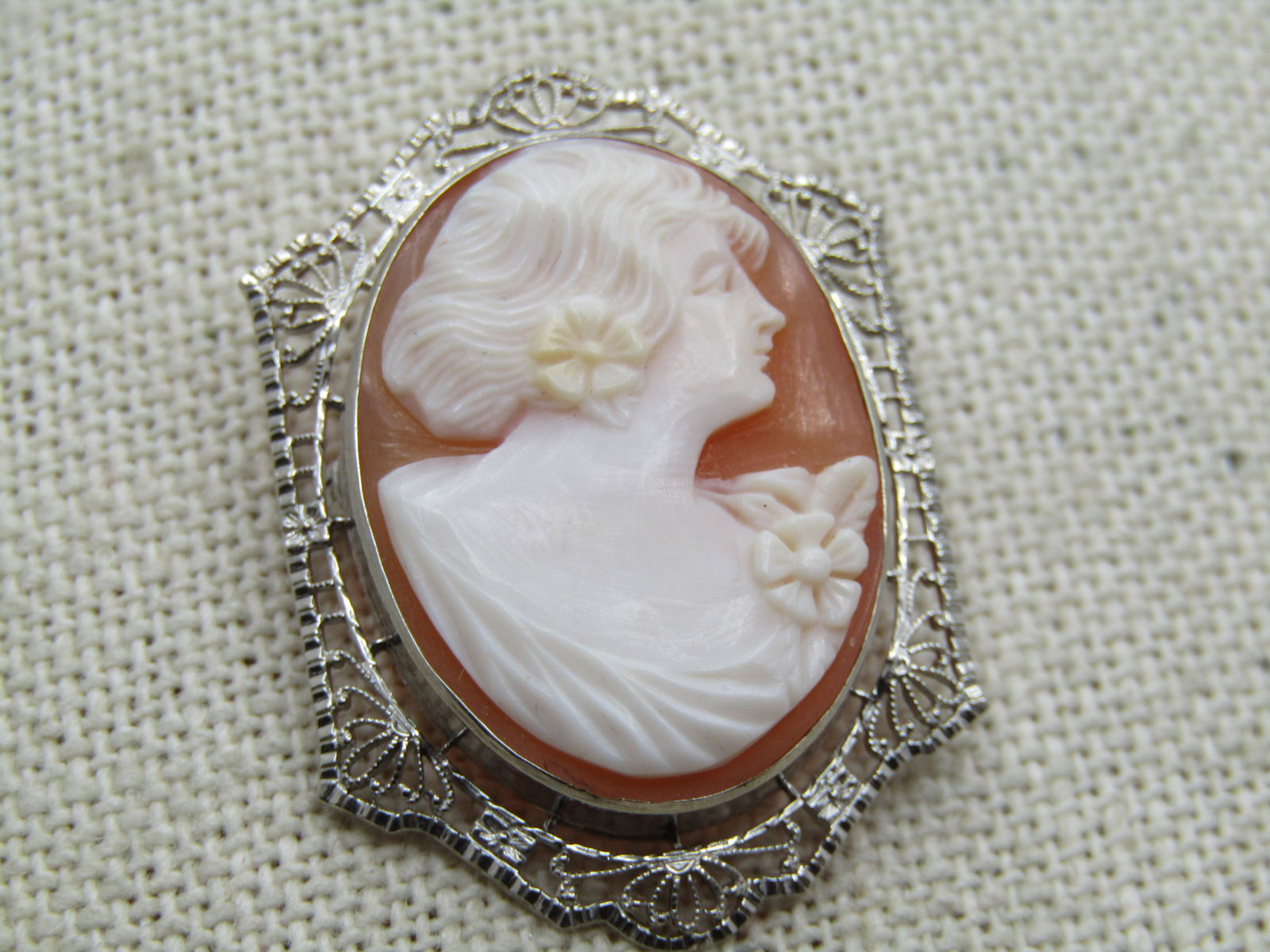 Vintage 10kt Shell Cameo Brooch, Locking C-Clasp. 1910's-1930's - 4