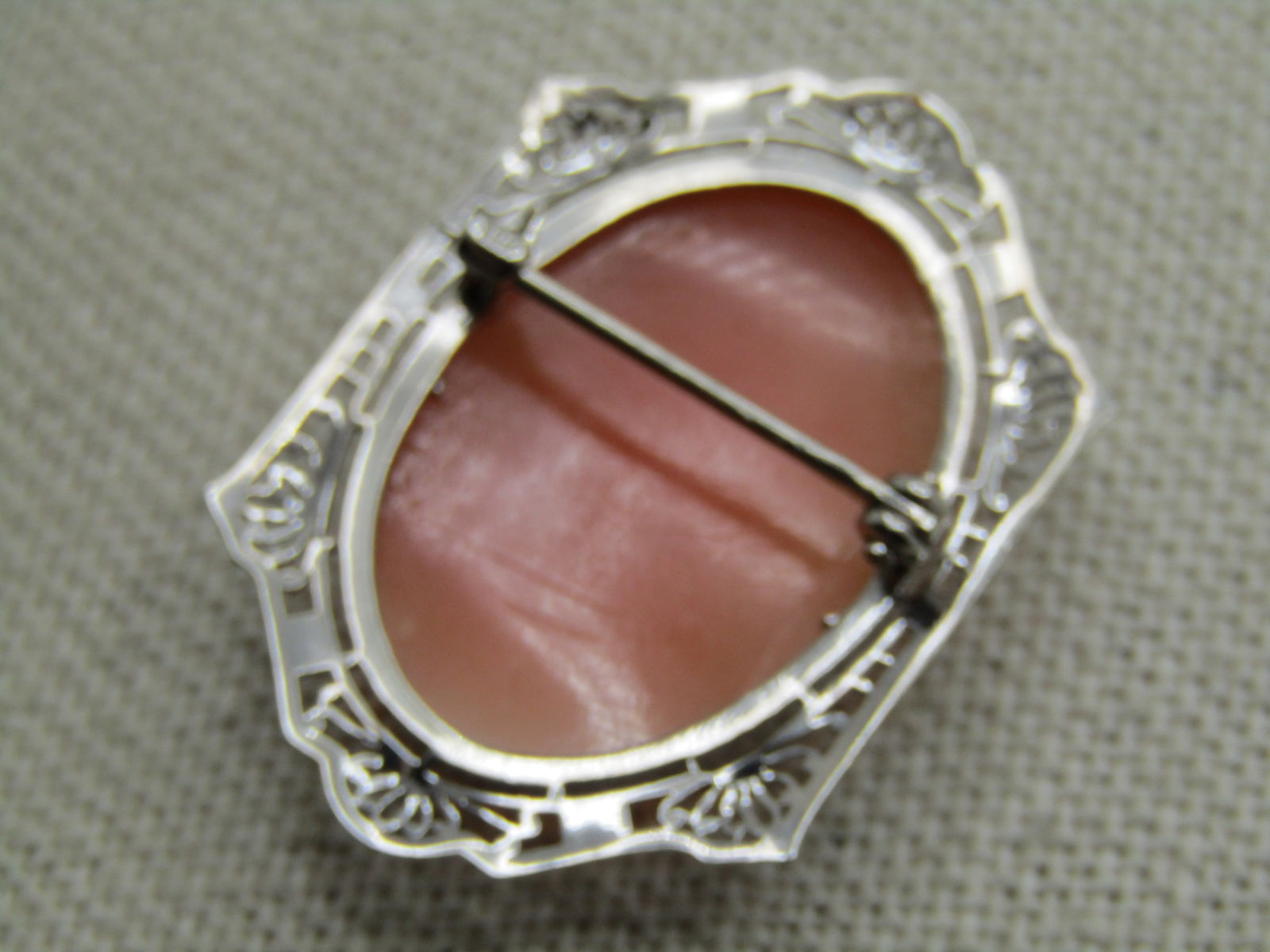 Vintage 10kt Shell Cameo Brooch, Locking C-Clasp. 1910's-1930's - 5