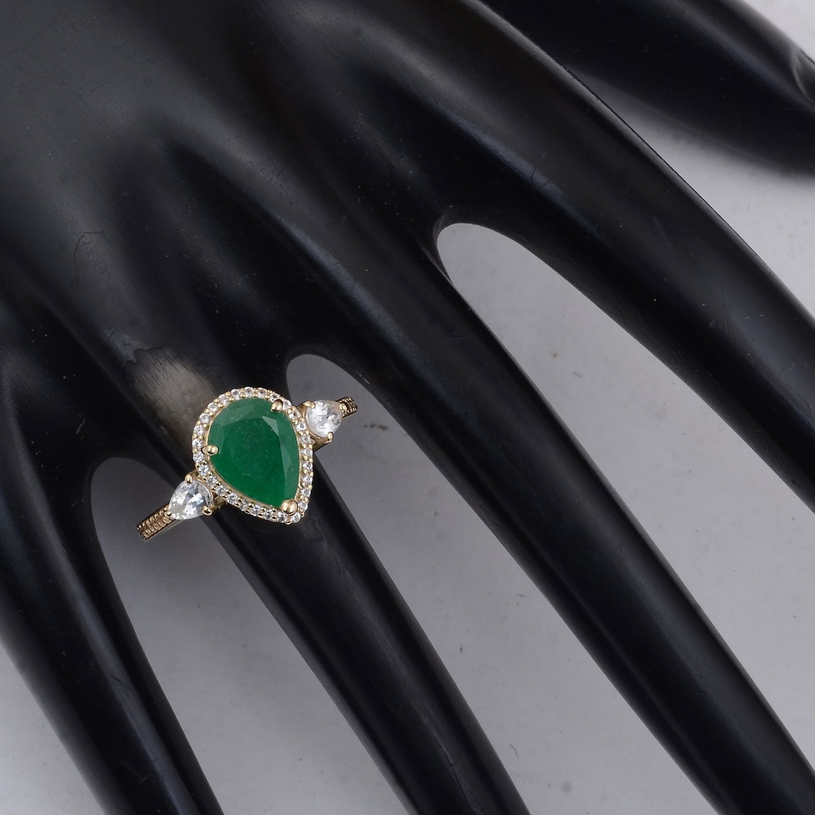 2.30 Ct Pear Emerald 9K Gold Ring - 2