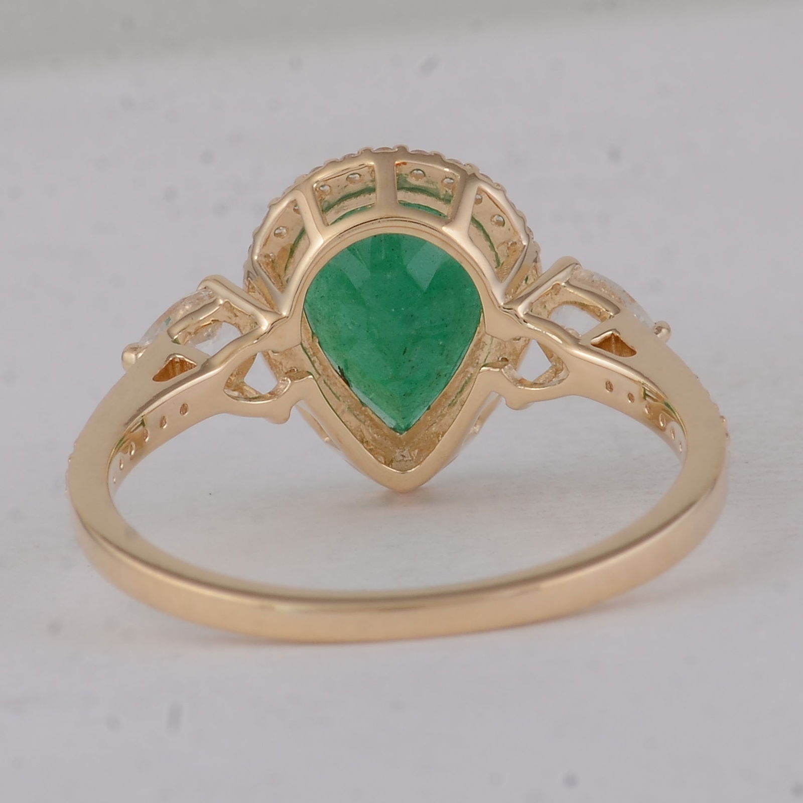 2.30 Ct Pear Emerald 9K Gold Ring - 3