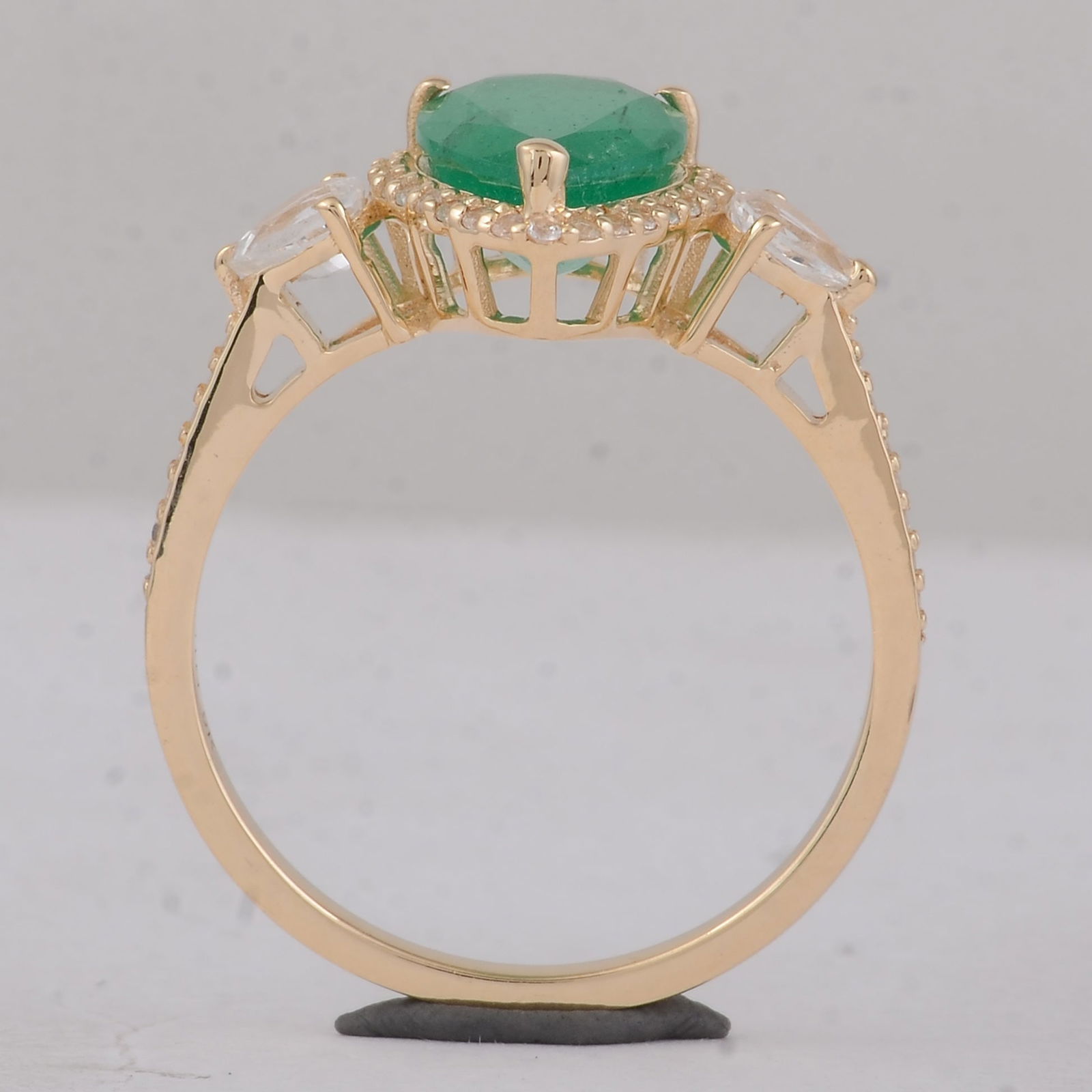 2.30 Ct Pear Emerald 9K Gold Ring - 4