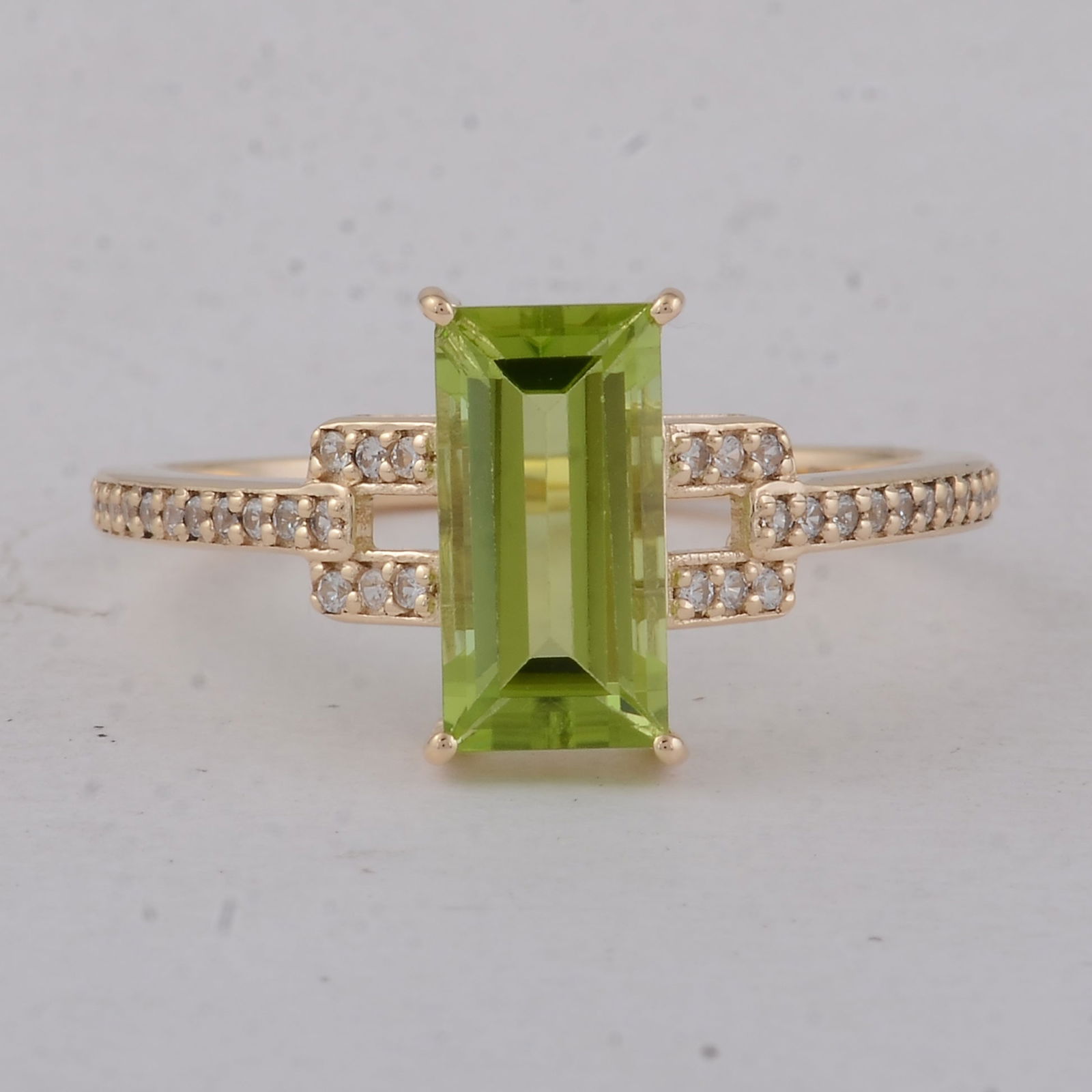 1.96 Ct Baguette Peridot 9K Gold Ring (1 of 5)