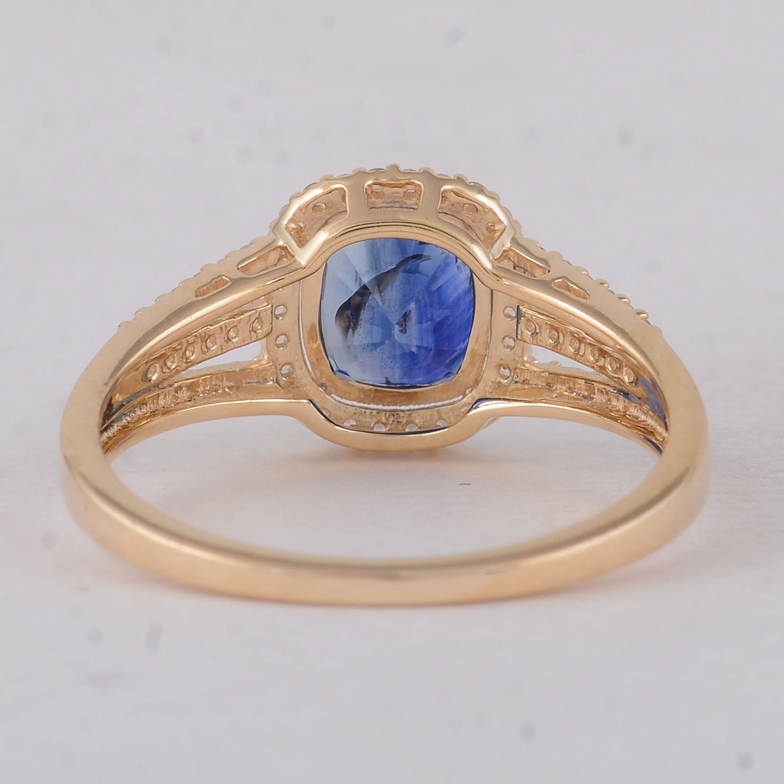 1.69 Ct Cushion Sapphire 9K Gold Ring - 4