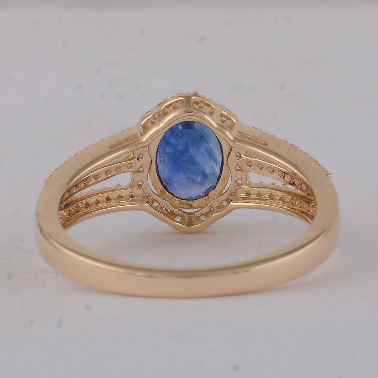 1.81 Ct Oval Sapphire 9K Gold Ring - 3