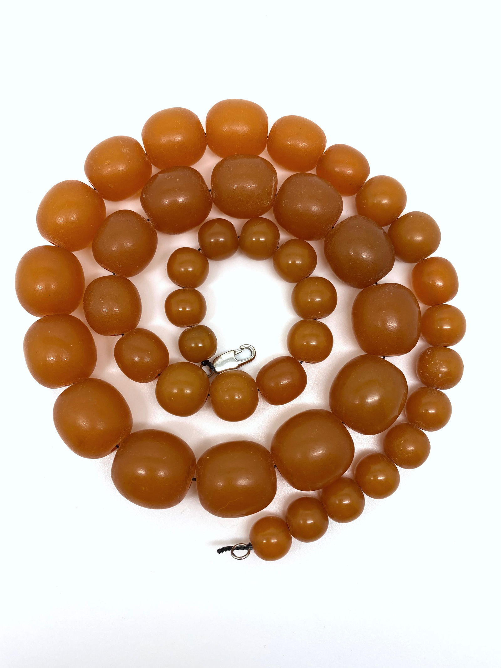 Extraordinary Vintage Amber Necklace made from Oval shaped Amber beads - 7