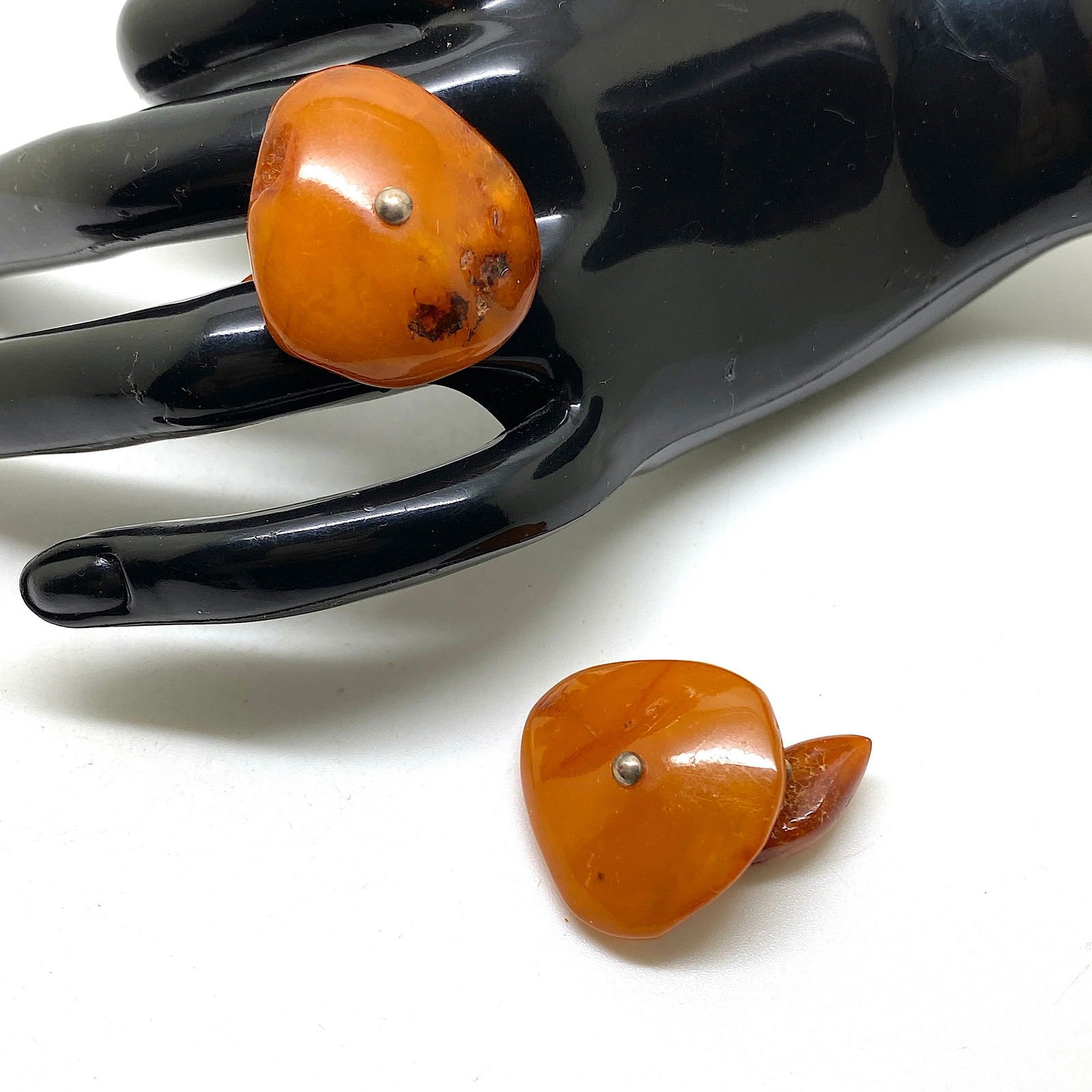 Splendid Vintage Amber Cufflinks (1 of 9)