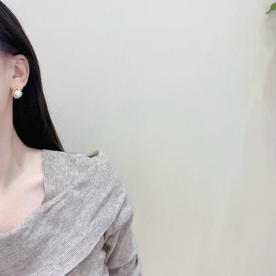 Pearl earrings with pendant - 5