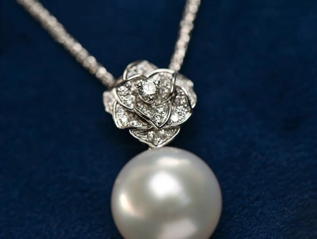 Platinum Pt900 Pearl Pendant - 4