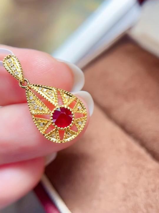 18k Gold Ruby Pendant - 4