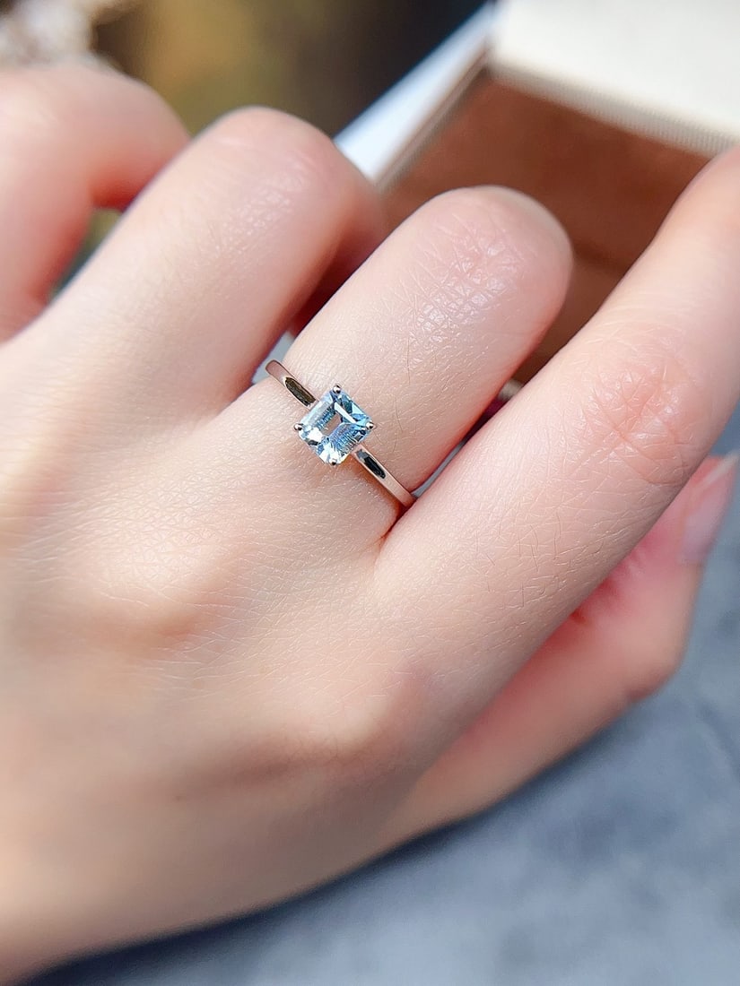 18k Gold Aquamarine Ring - 4