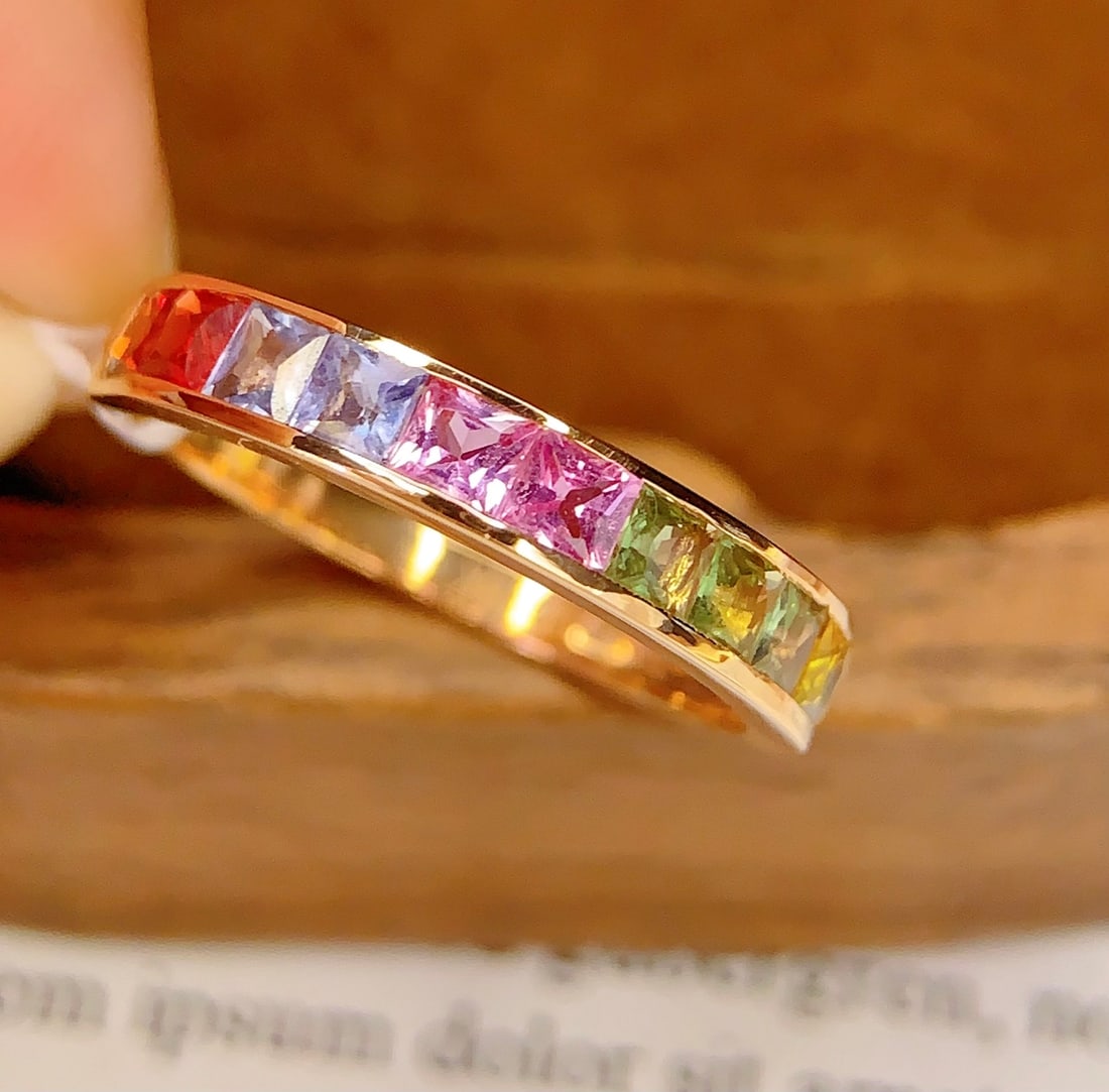 18k Natural Blue Sapphire Ring: Title: 18k Natural Blue Sapphire Ring Description: 18k Natural Blue Sapphire Ring Total Weight: 1.81g Main Stone: 1.5 Carats Reserve: $1,200.00 Shipping:Domestic: Shipping rates are determined by