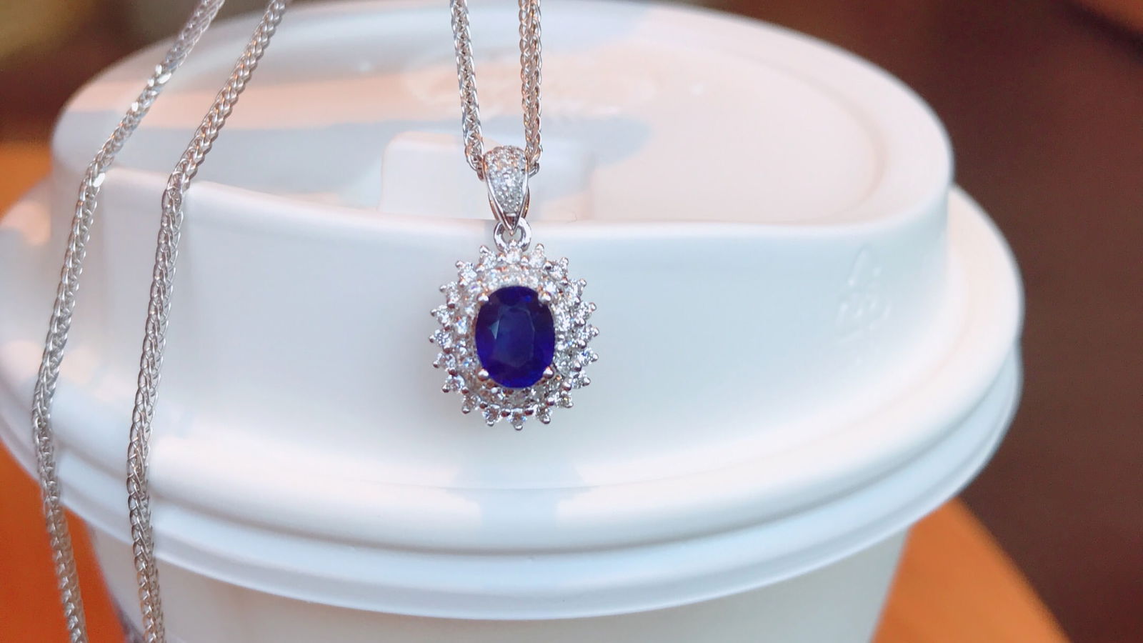 18K Gold Natural Sri Lankan Royal Blue Sapphire Pendant: Title: 18K Gold Natural Sri Lankan Royal Blue Sapphire Pendant Description: 18K Gold Natural Sri Lankan Royal Blue Sapphire Pendant Total weight 1.37g, stone weight 0.98ct, 51 diamonds, random