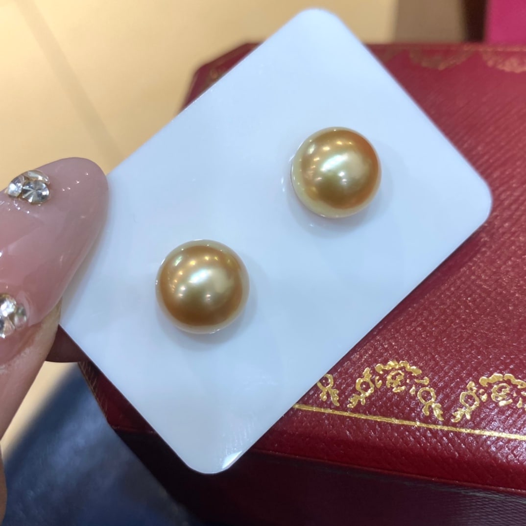 18k Gold Pearl Stud Earrings - 4
