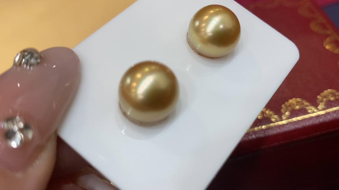 18k Gold Pearl Stud Earrings - 6
