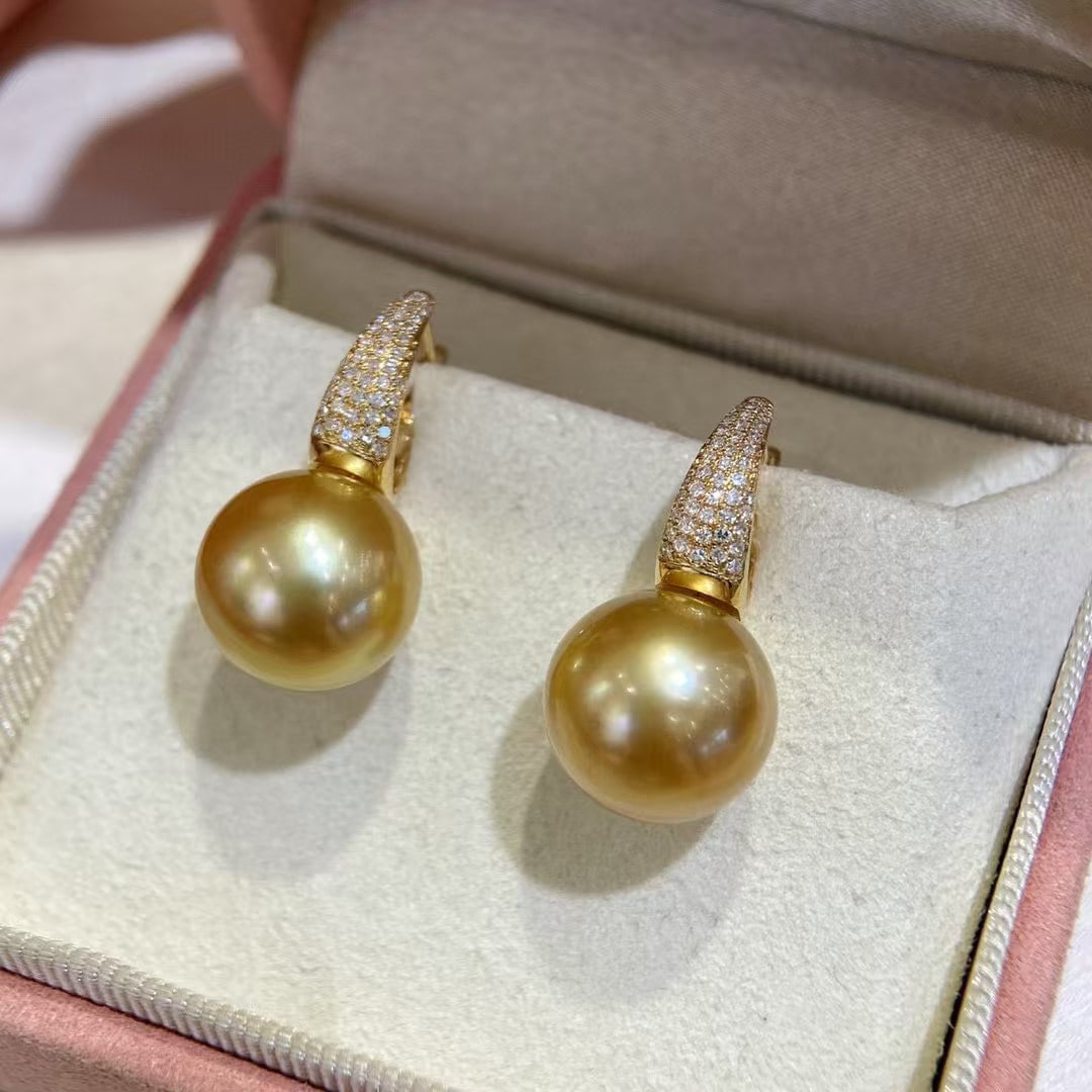 Gold pearl earrings - 4