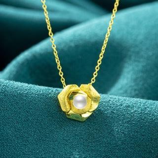 Sterling silver freshwater pearl rose necklace: Title: Sterling silver freshwater pearl rose necklace Description: Sterling silver freshwater pearl rose necklace Selected high-quality near-round near-flawless freshwater pearls, thick electroplated