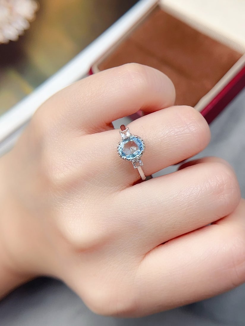 18k Gold Aquamarine Ring - 5