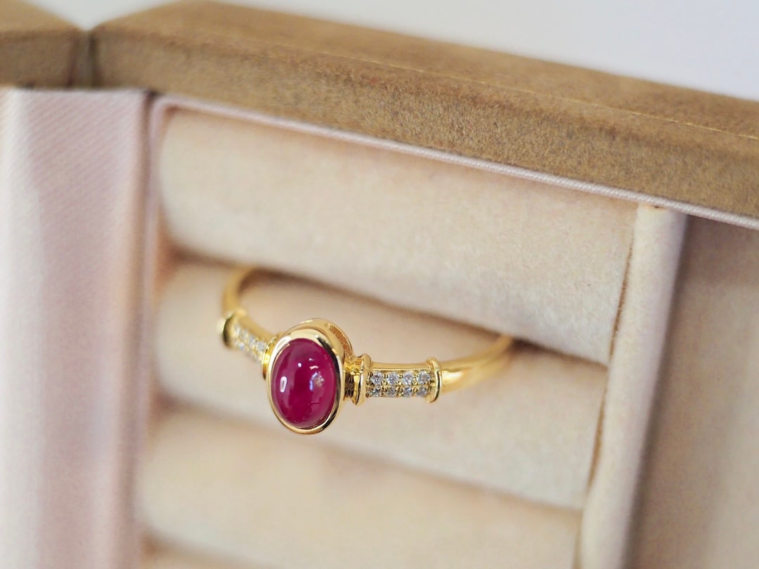 18K Diamond and Ruby Ring - 8