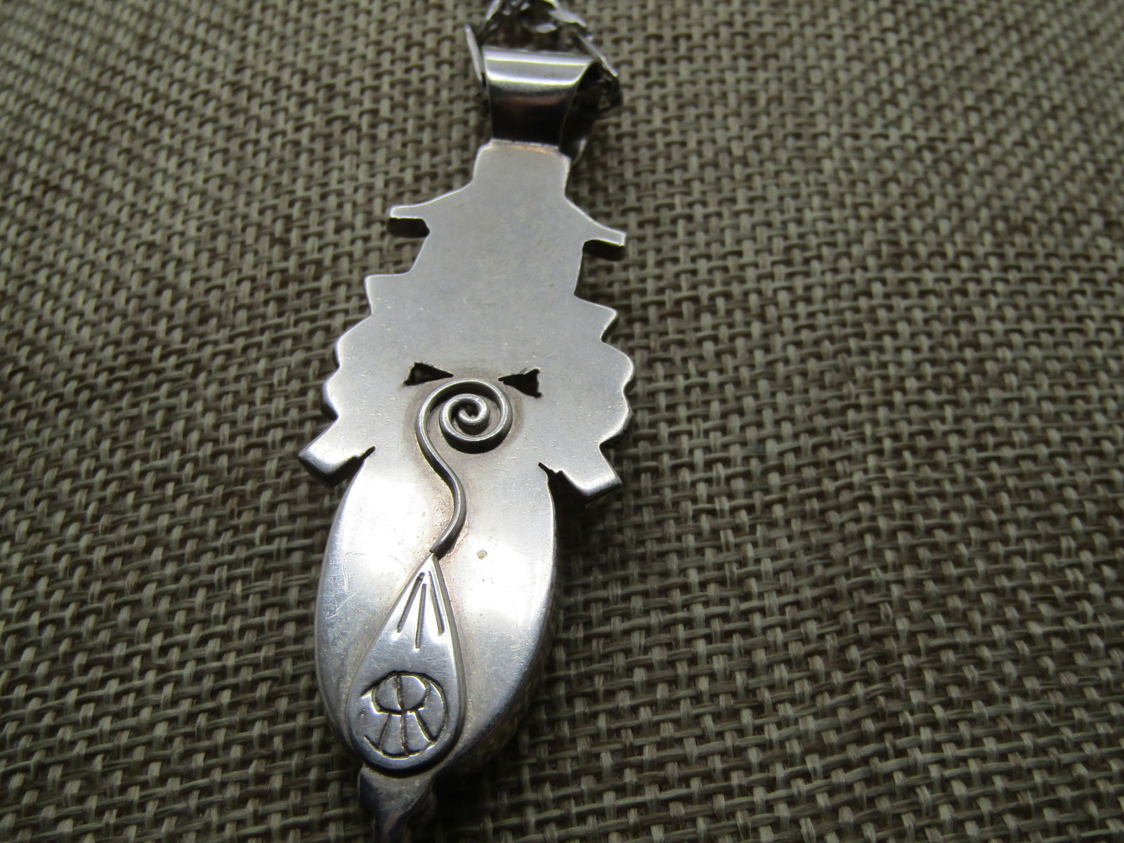 Sterling Southwestern Gaspeite Signed Necklace, 20", Unisex, Hand Crafted. 1980's-2010 - 3