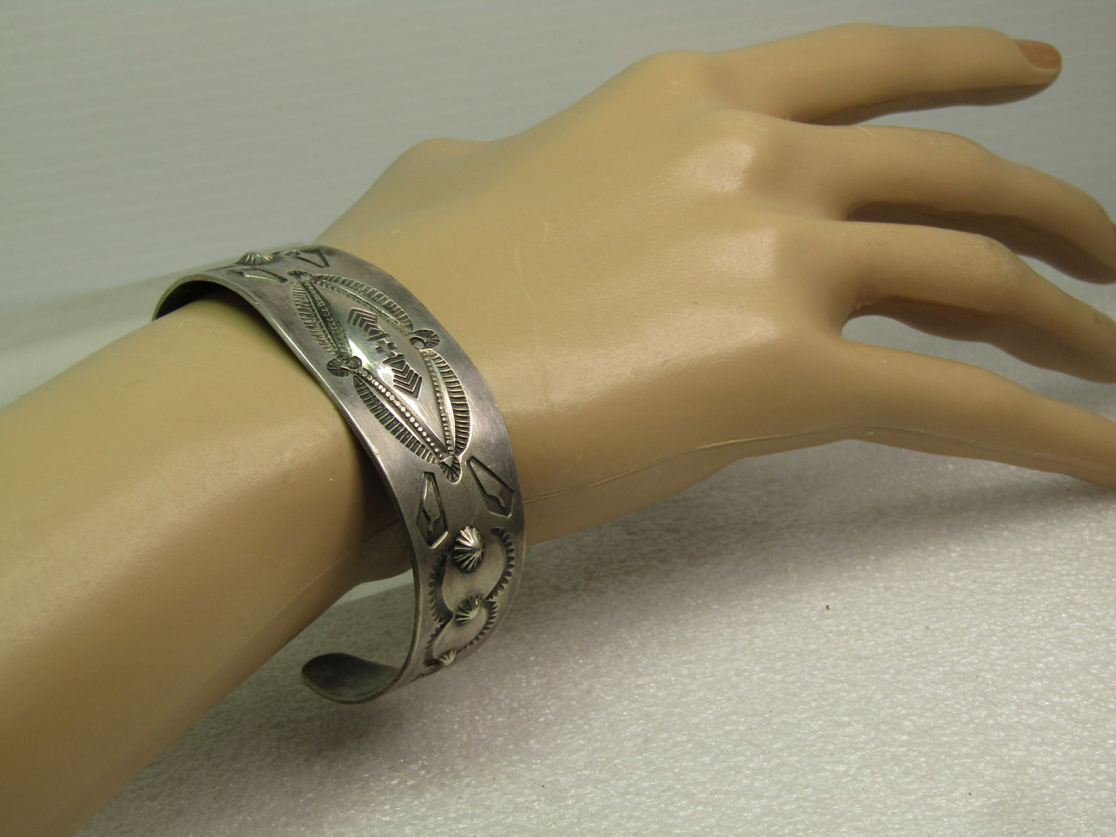 Vintage Sterling Southwestern Cuff Bracelet, 7", Unisex, 1960's-1980's - 8