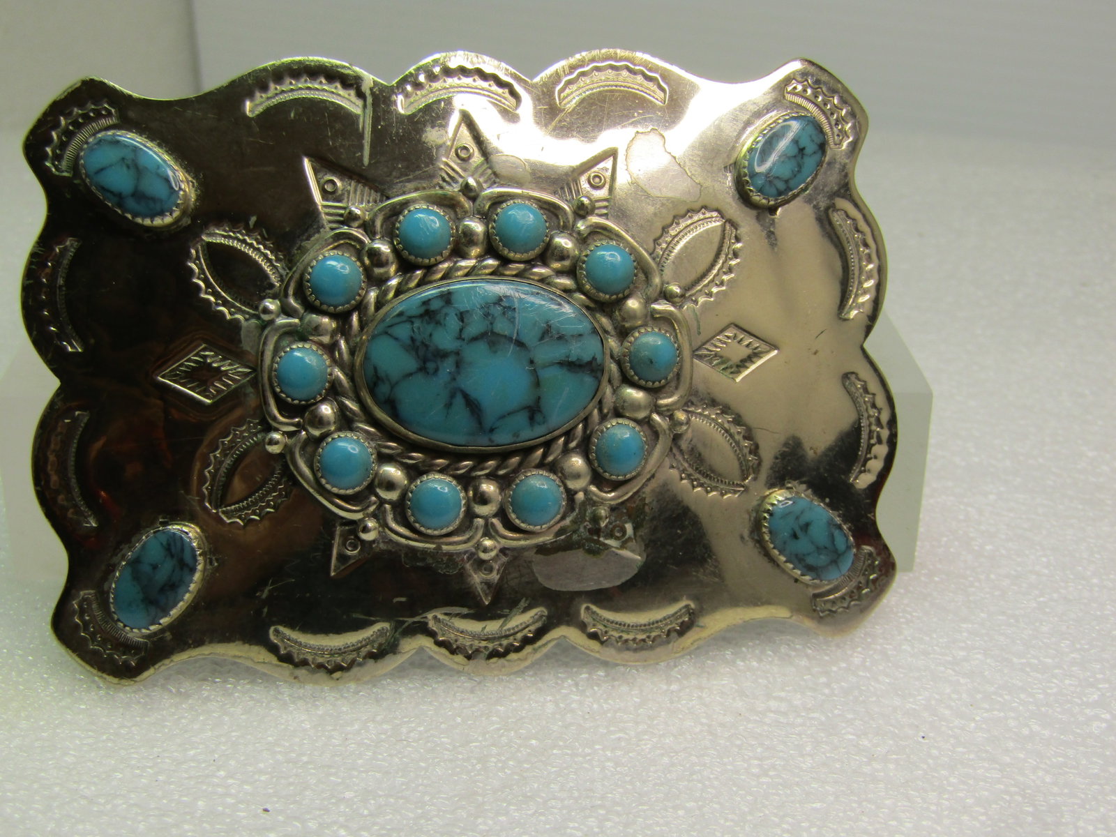 Vintage Southwestern Faux Turquoise Buckle, Signed Bell trading, 1960's-1970's: Title: Vintage Southwestern Faux Turquoise Buckle, Signed Bell trading, 1960's-1970's Description: Vintage Southwestern Faux Turquoise Buckle, signed Bell Trading 1960's-1970's. It holds a 1.5"