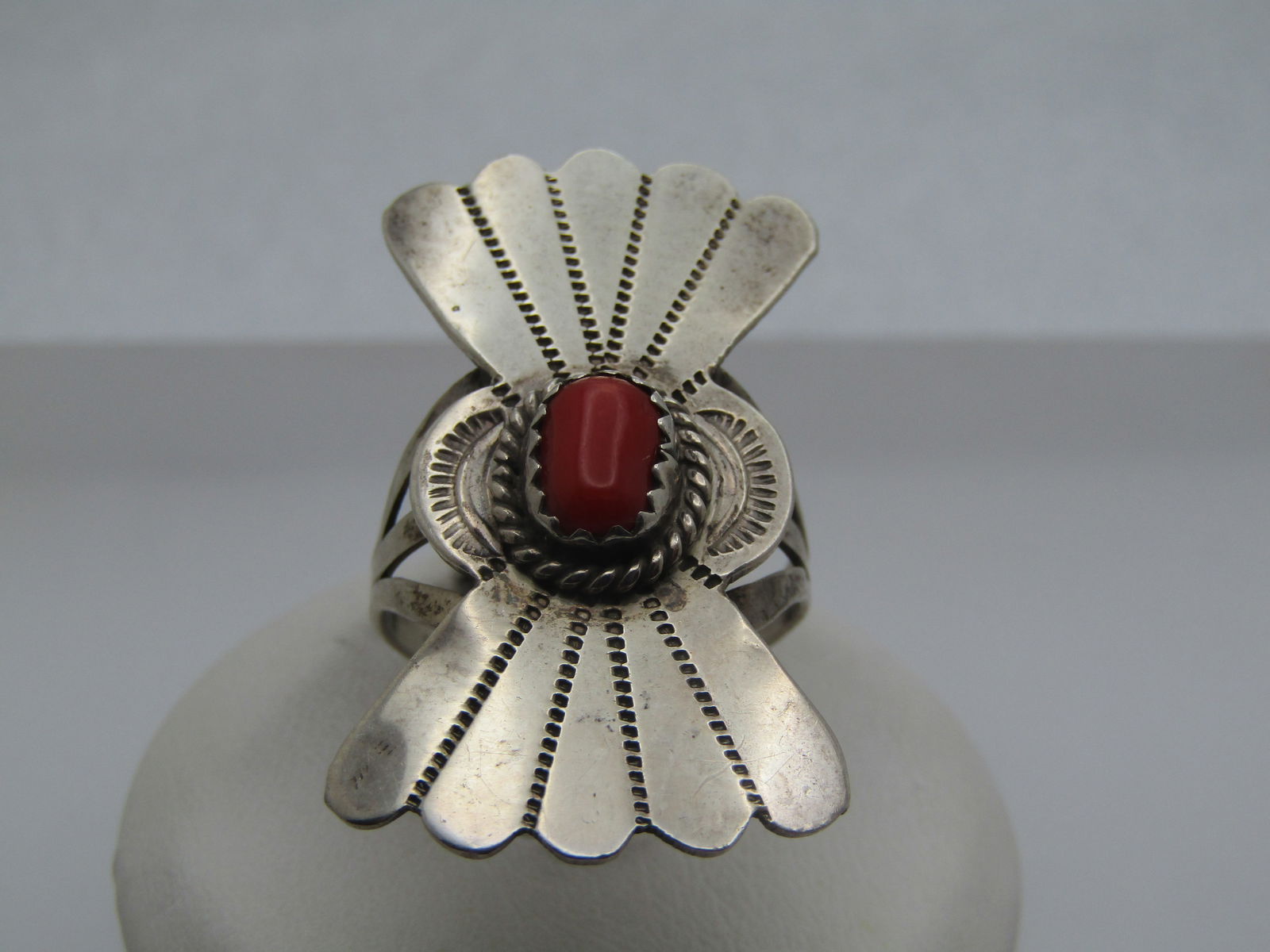 Vintage Sterling Southwestern Coral Ring, Sz. 6.75, 1960's-1970's: Title: Vintage Sterling Southwestern Coral Ring, Sz. 6.75, 1960's-1970's Description: Vintage Sterling Southwestern Coral Ring, Sz. 6.75, 1960's-1970's. The coral is in the center, sawtooth