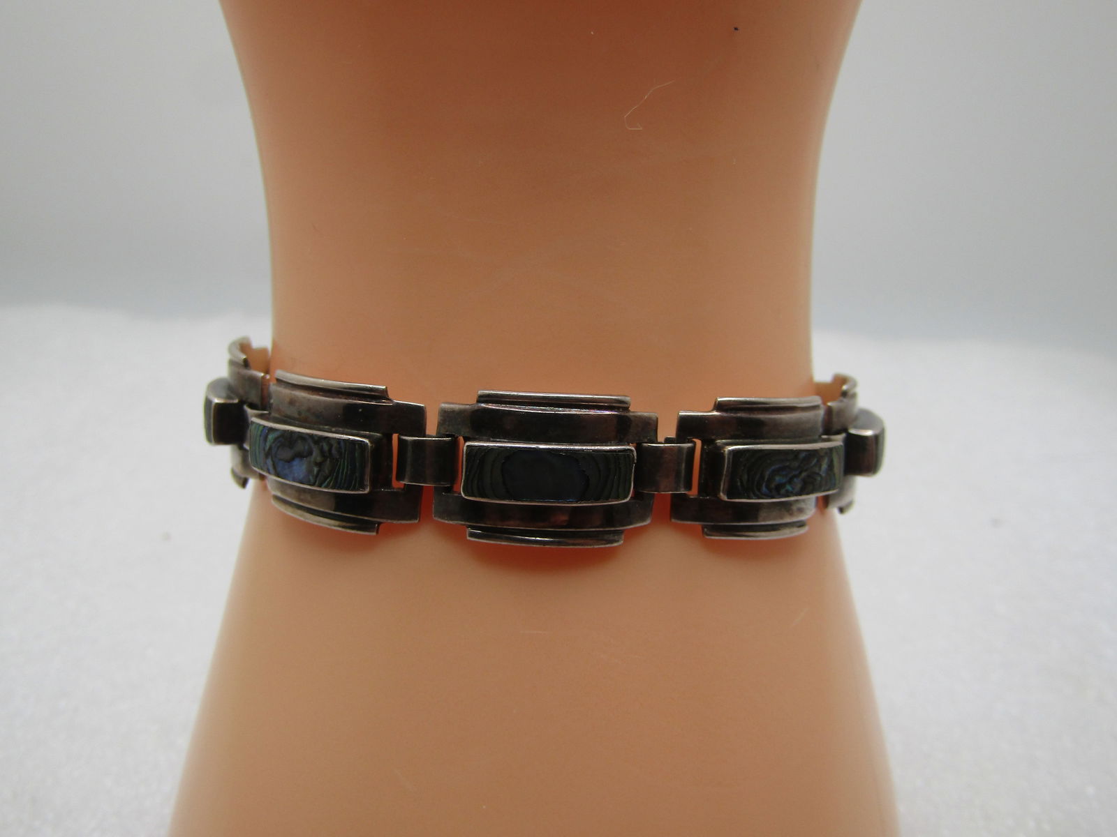 Vintage Sterling Southwestern Inlaid Abalone Bracelet, 6.5", 1960's-1970's, Mexico, Signed: Title: Vintage Sterling Southwestern Inlaid Abalone Bracelet, 6.5", 1960's-1970's, Mexico, Signed Description: Vintage Sterling Southwestern Inlaid Abalone Bracelet, 6.5", 1960's-1970's, Signed Narvae