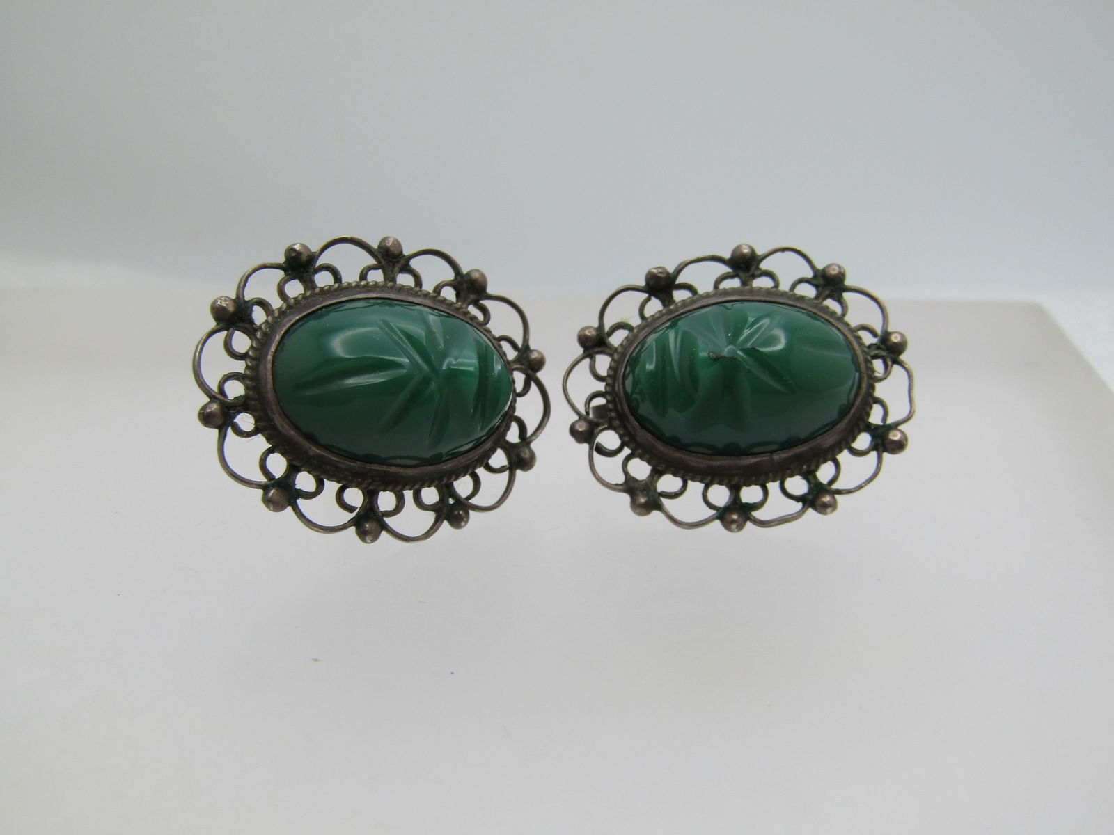 Vintage Sterling Carved Mask Earrings, Mexico, Screwback, Green Chalcedony, 1950's-1960's: Title: Vintage Sterling Carved Mask Earrings, Mexico, Screwback, Green Chalcedony, 1950's-1960's Description: Vintage Sterling Carved Mask Earrings, Mexico, Screwback, Green Chalcedony, 1950's-1960's.
