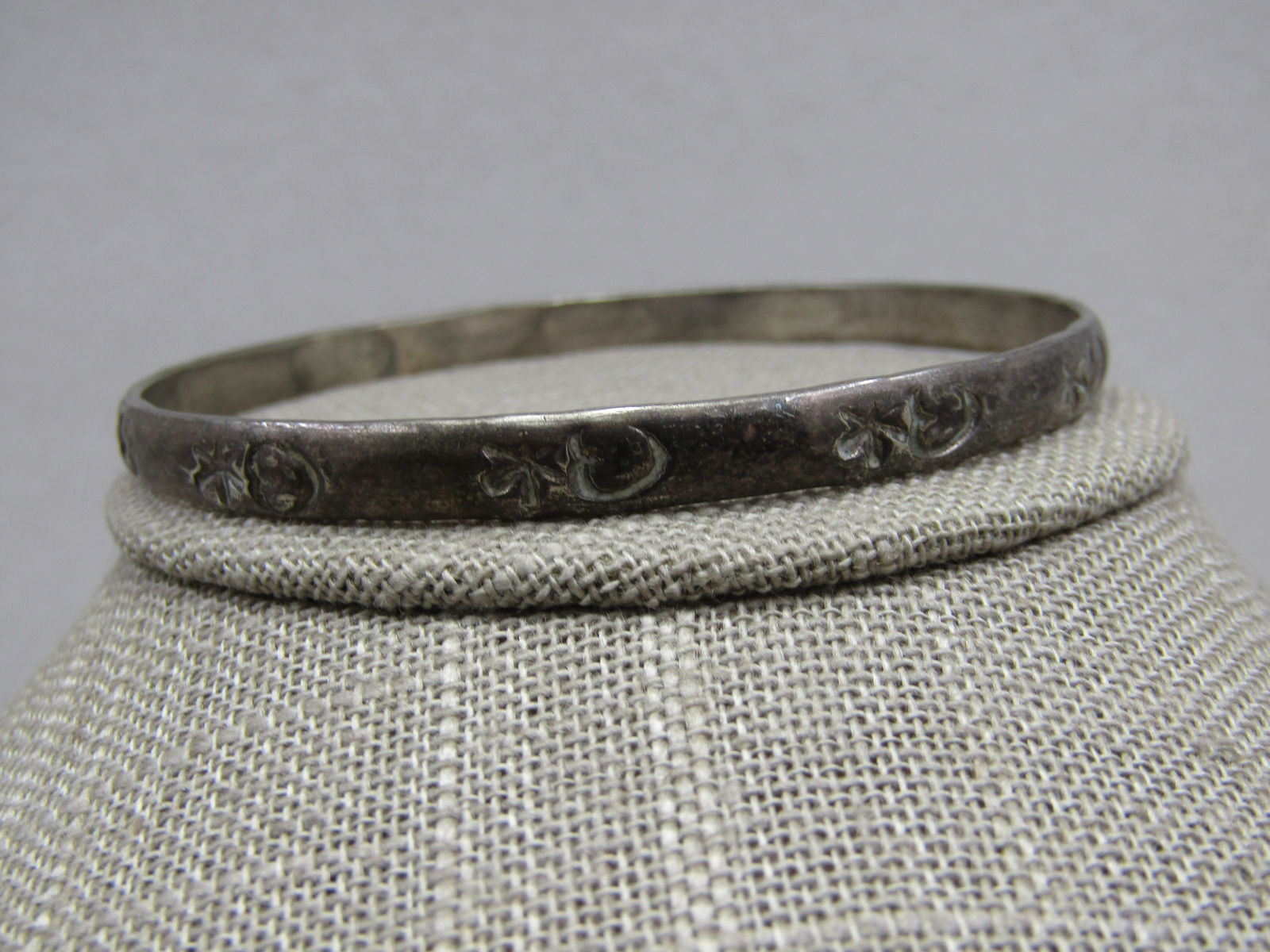 Vintage Mexico Pressed Bangle Bracelet, Unisex, 8.25", 5.5mm (1 of 5)