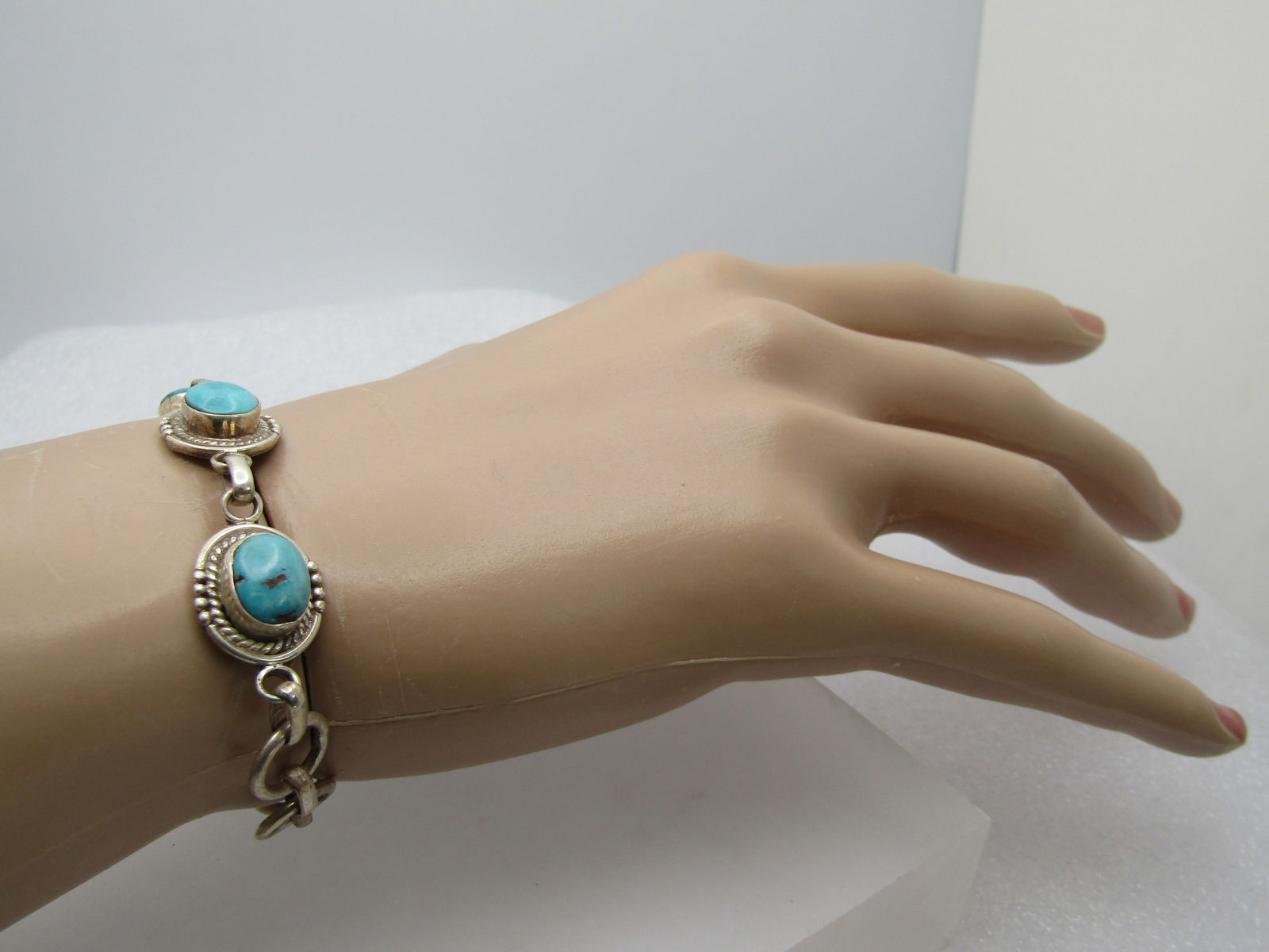 Vintage Sterling Southwestern Turquoise Bracelet, Toggle Clap, 8" - 6