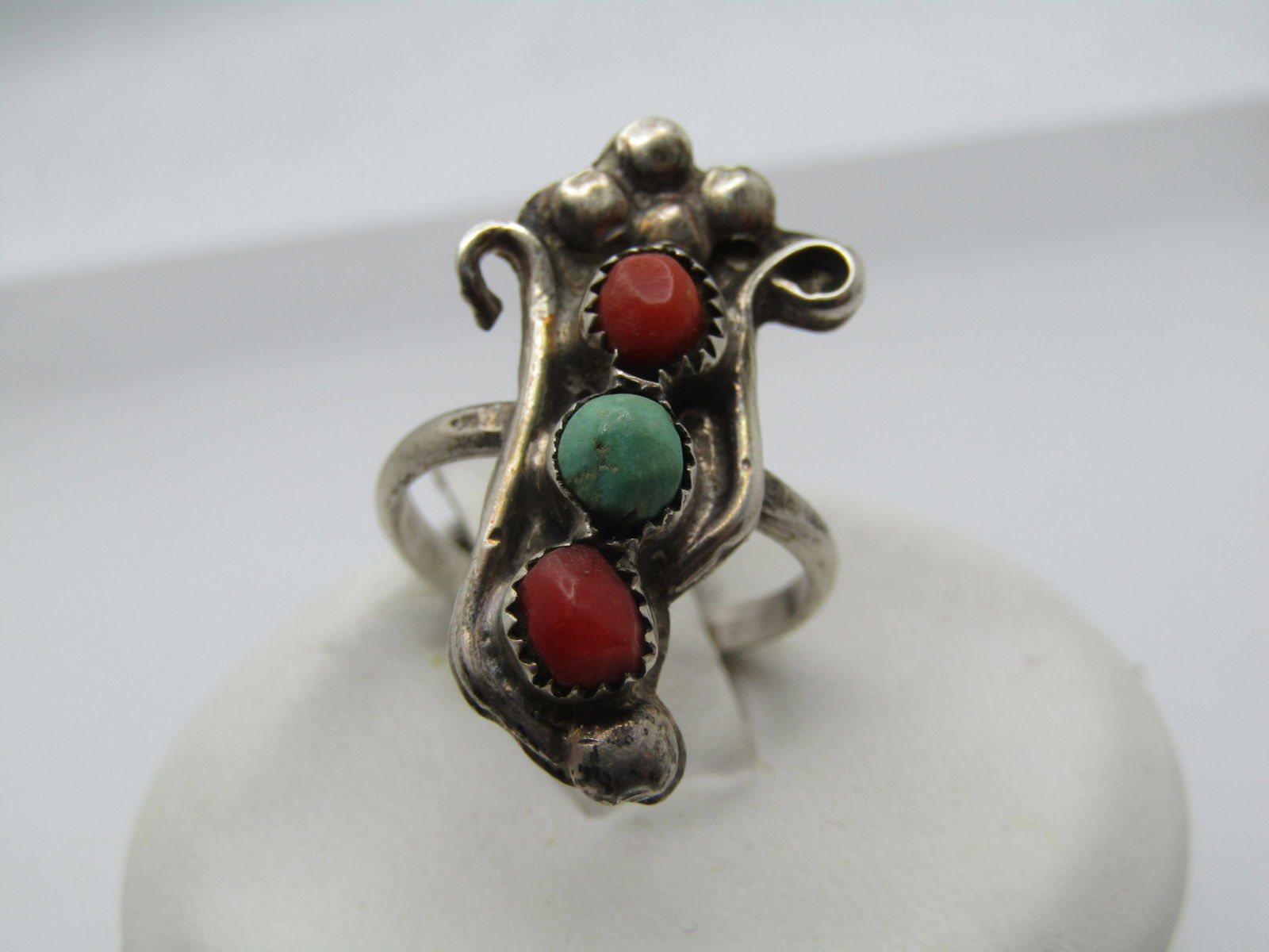 Vintage Sterling Southwestern Coral Turquosie Ring, Sz. 3.5, Signed MM, 1970's-1980's: Title: Vintage Sterling Southwestern Coral Turquosie Ring, Sz. 3.5, Signed MM, 1970's-1980's Description: Vintage Sterling Southwestern Coral Turquosie Ring, Sz. 3.5, Signed MM, 1970's-1980's. The MM