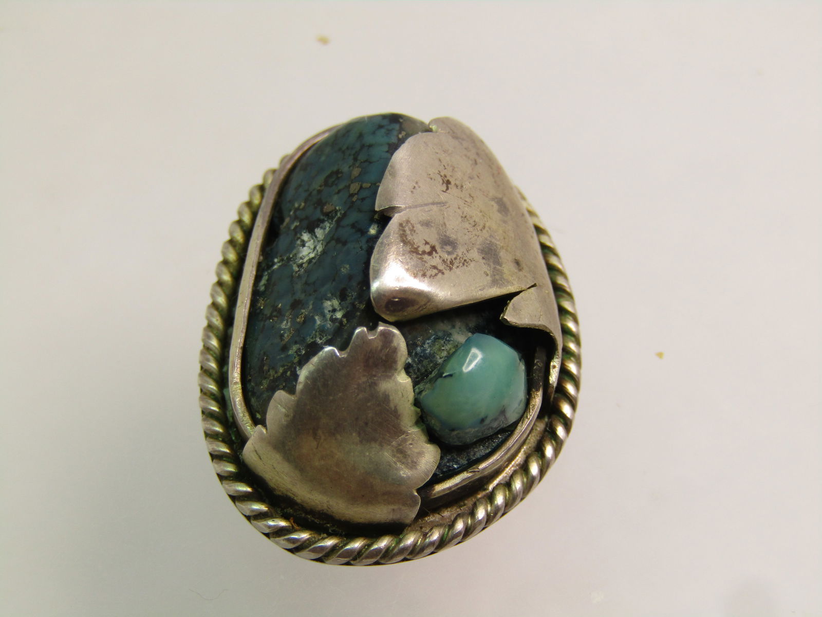 Vintage Sterling Southwestern Turquoise Mixed Stone Pendant, 1960's-1970's: Title: Vintage Sterling Southwestern Turquoise Mixed Stone Pendant, 1960's-1970's Description: Vintage Sterling Southwestern Turquoise Mixed Stone Pendant, 1960's-1970's. This has a rope accent base w
