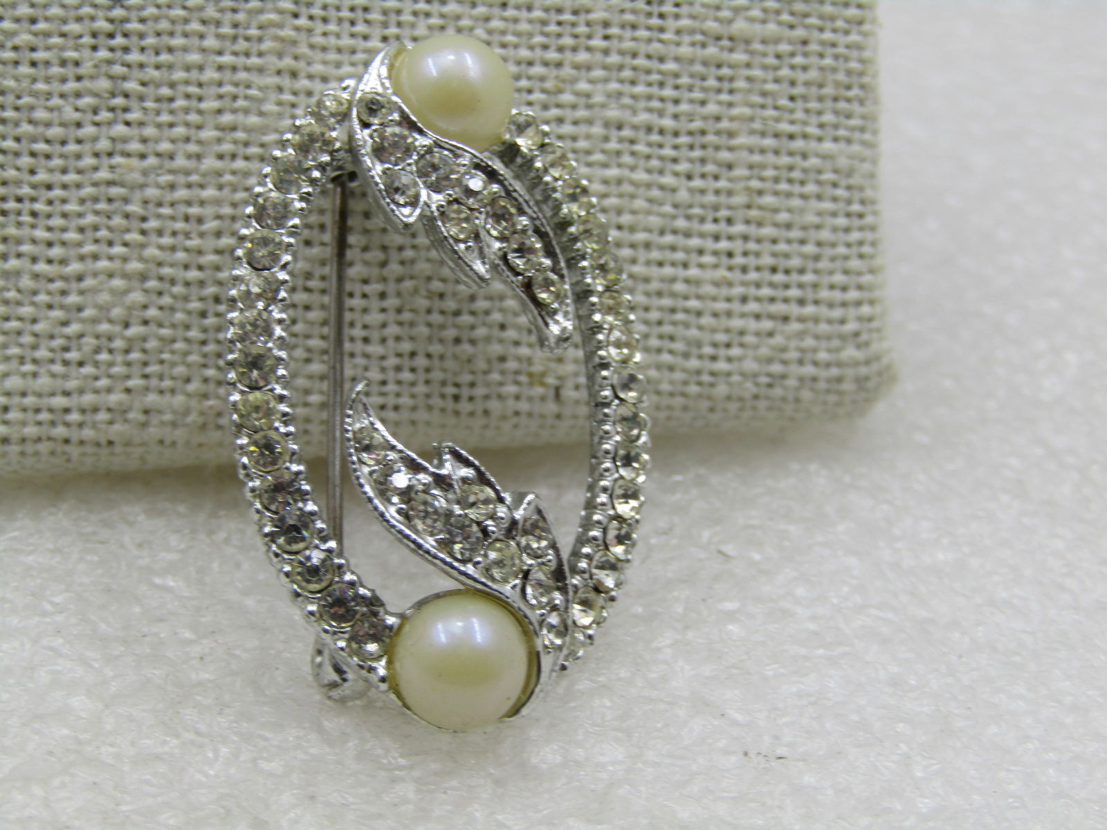 Vintage Clear Rhinestone & Faux Pearl Brooch, Deco Themed - 2