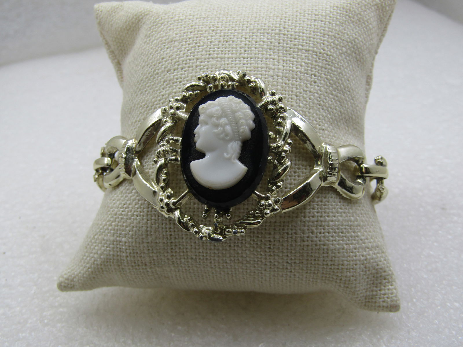 Vintage Black & White Cameo Bracelet, Gold tone, 7", 1960's - 2