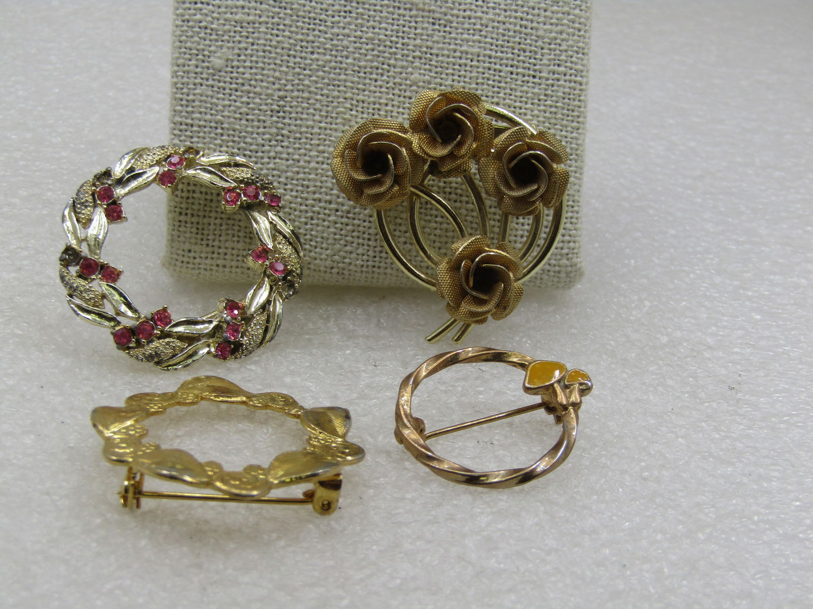 Vintage Four Circle Pin Lot, 1960's, Floral, Rhinestone - 3