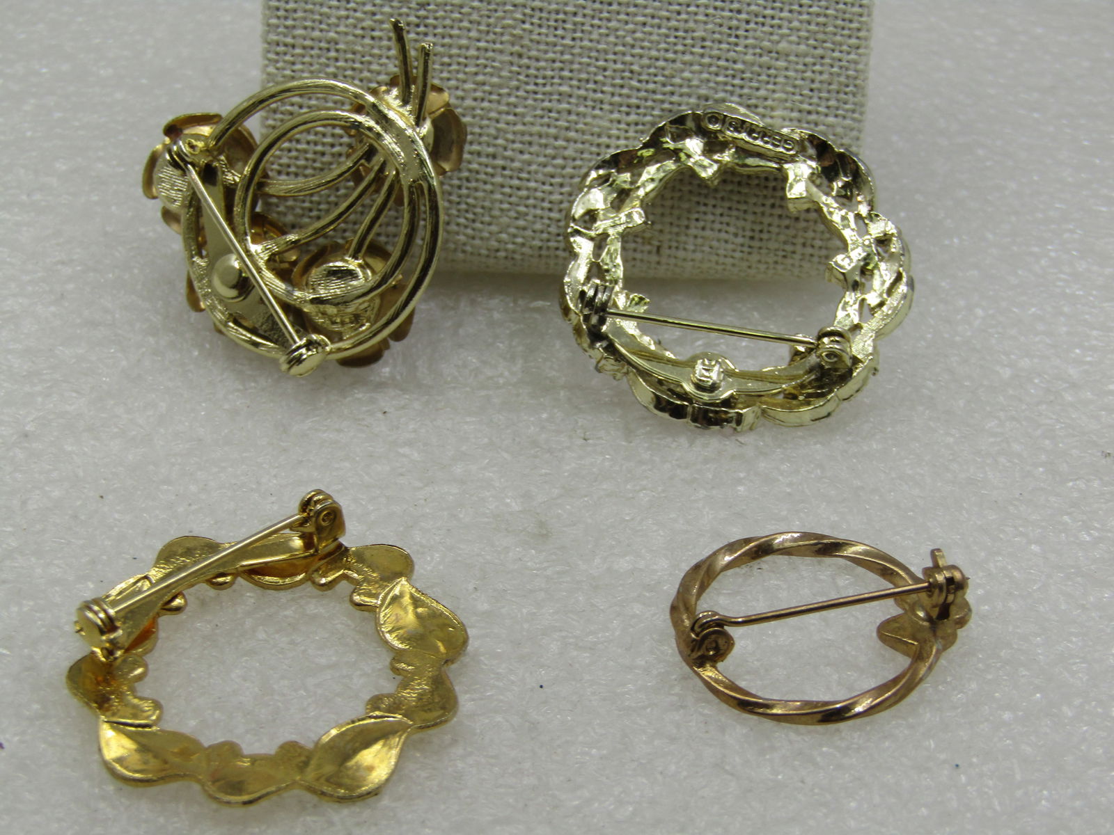 Vintage Four Circle Pin Lot, 1960's, Floral, Rhinestone - 6