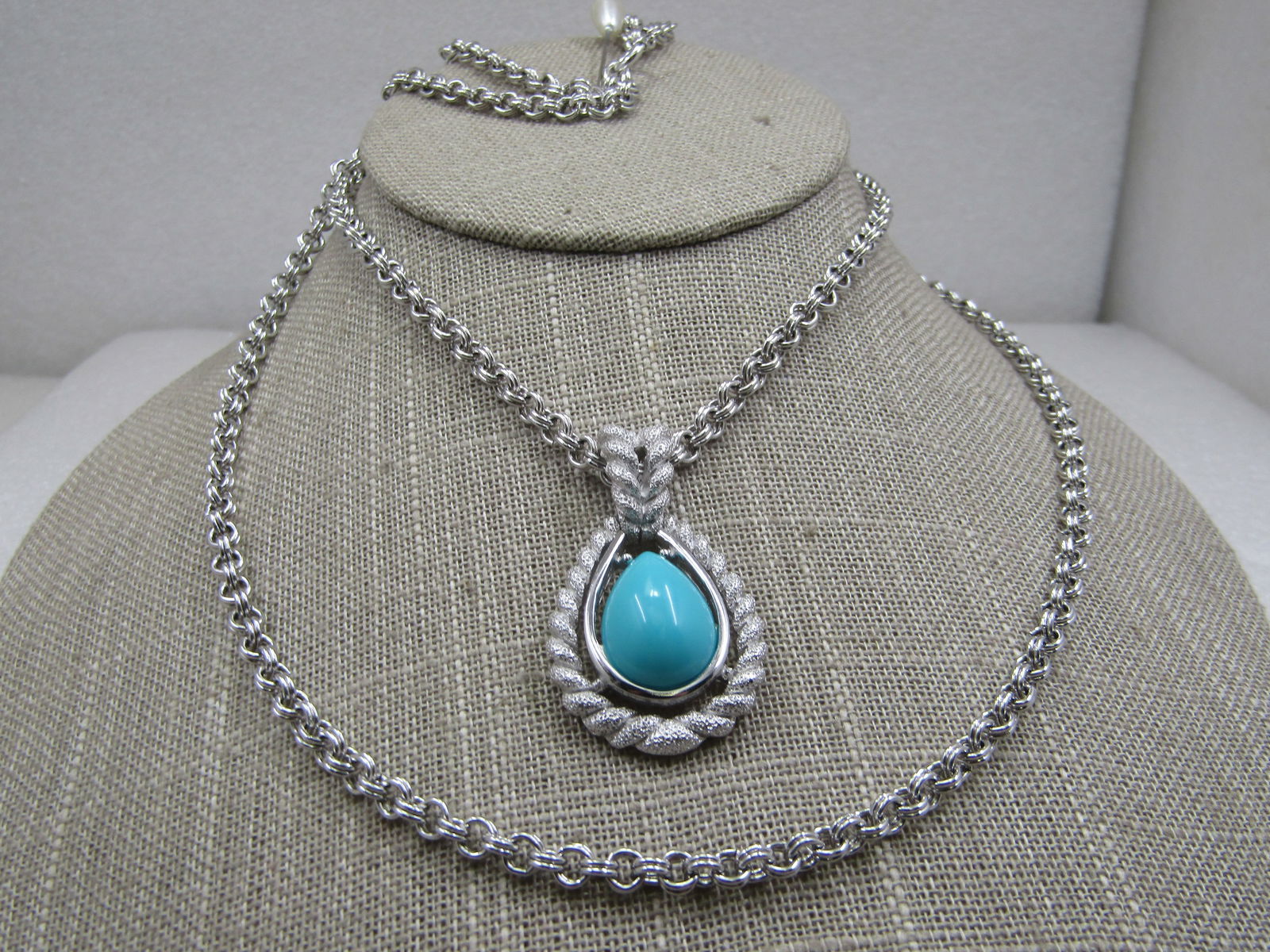 Vintage Faux Turquoise Necklace Avon, 18"-22", Double Strand: Title: Vintage Faux Turquoise Necklace Avon, 18"-22", Double Strand Description: Vintage Faux Turquoise Necklace Avon, Southwestern appeal. Double strand, double link chain , 4mm, wide. Staggered leng