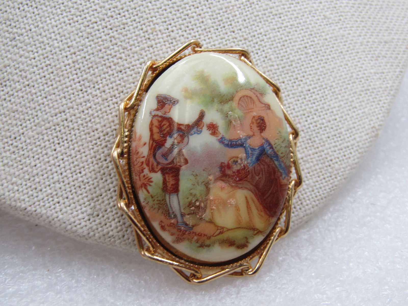 Vintage French Courting Scene Cameo Brooch/Pendant 2" - 2