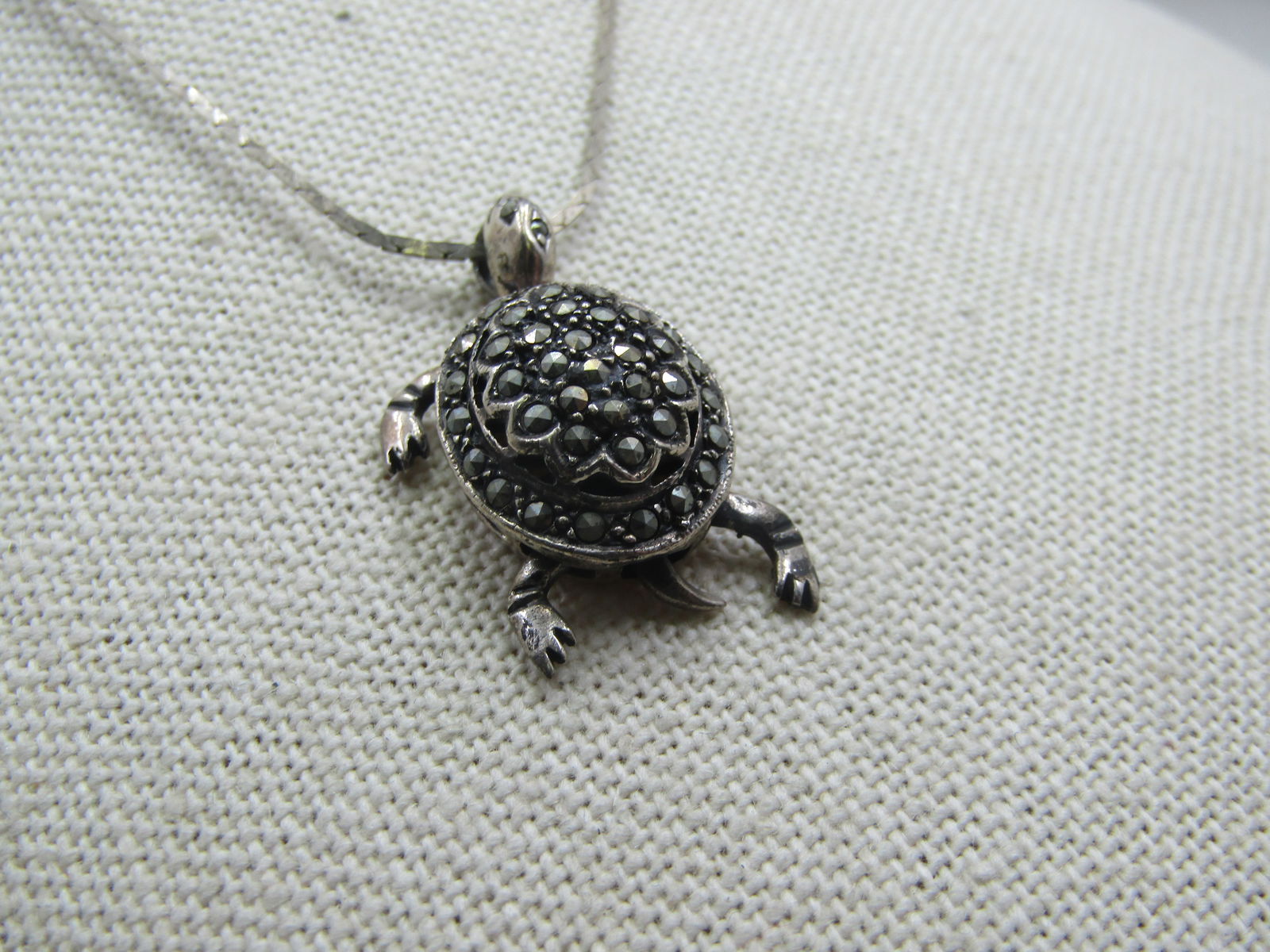 Vintage Sterling Articulated Marcasite Turtle Pendant on 24" Chain - 3