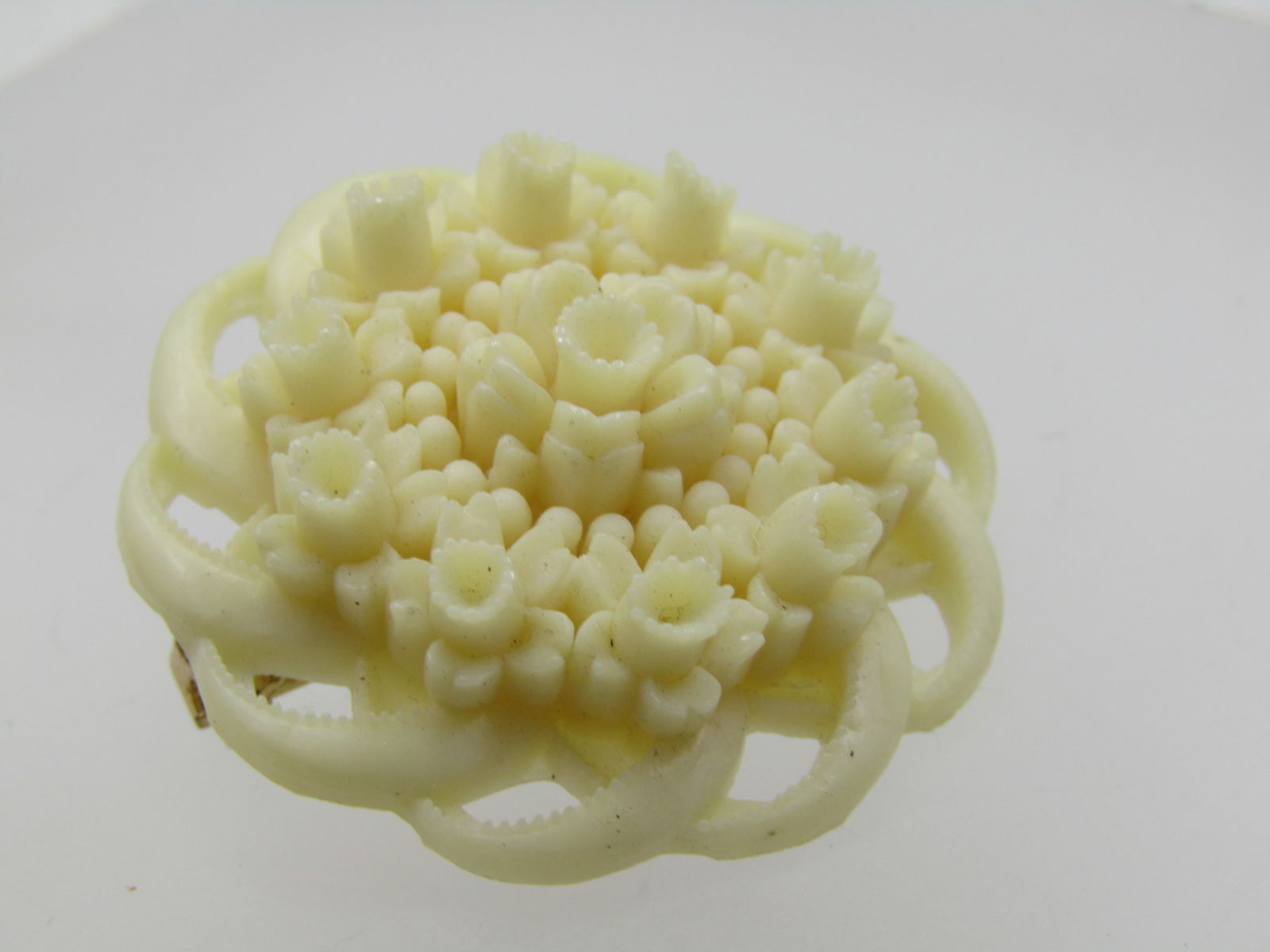 Vintage White Celluloid Spiral Floral Brooch, 1.5", 1950's-1960's - 3