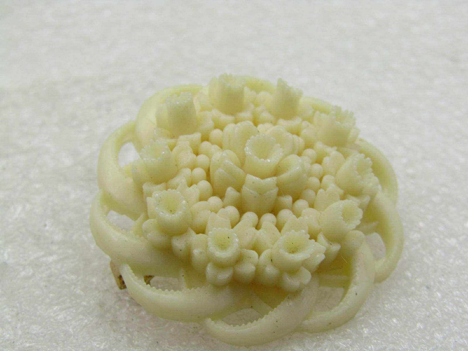 Vintage White Celluloid Spiral Floral Brooch, 1.5", 1950's-1960's - 4