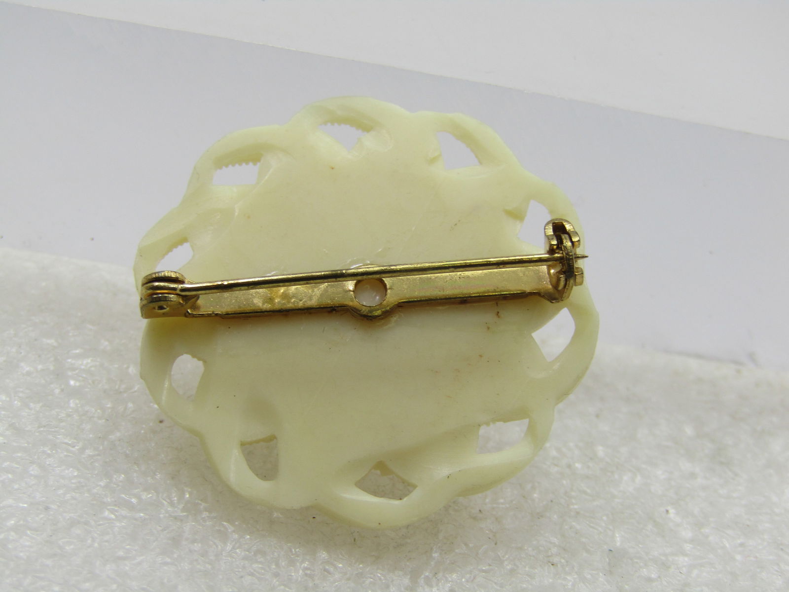 Vintage White Celluloid Spiral Floral Brooch, 1.5", 1950's-1960's - 6