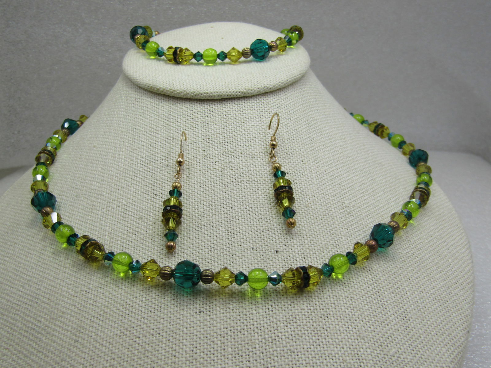 Vintage Beaded Necklace, Bracelet, Earrings Set. Green & Yellow Crystal & Glass - 2