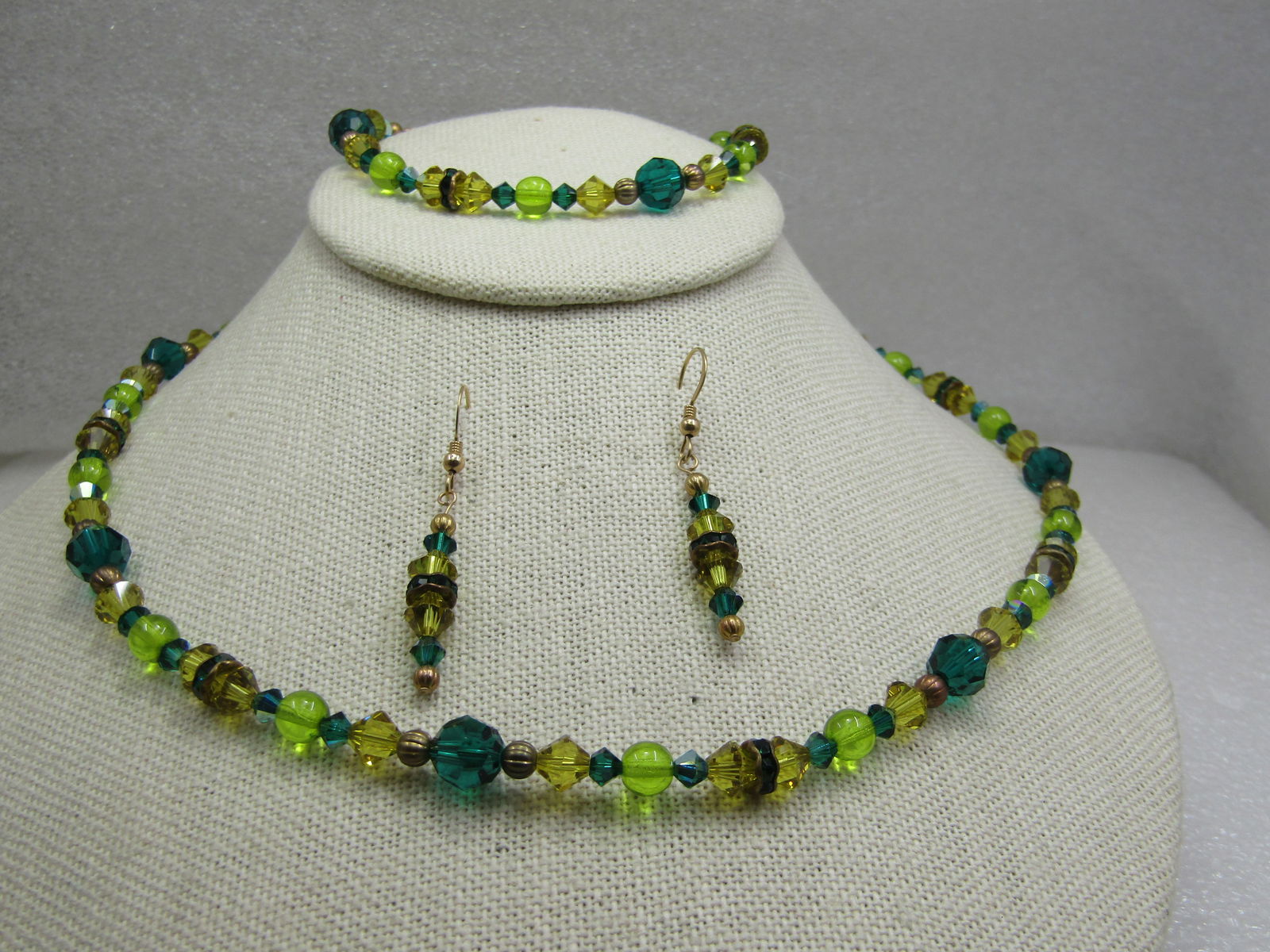 Vintage Beaded Necklace, Bracelet, Earrings Set. Green & Yellow Crystal & Glass - 3