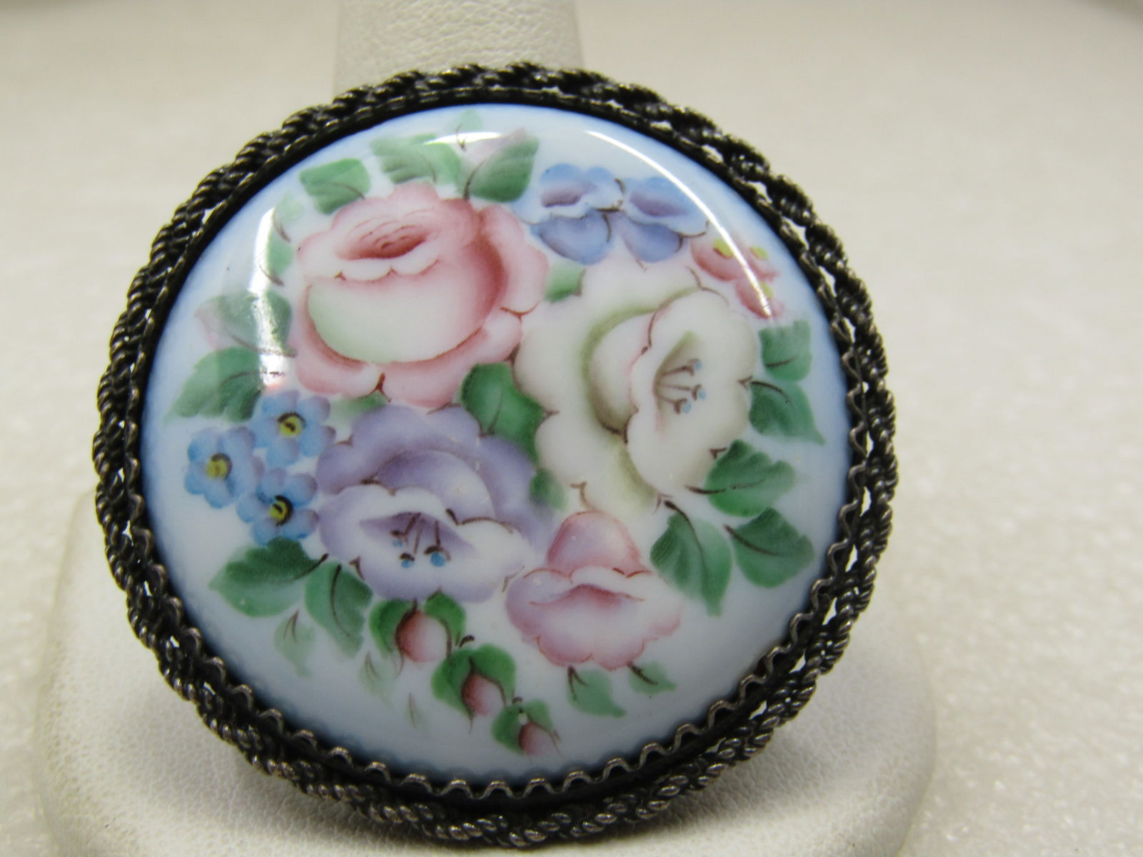 Vintage Floral Ceramic/Porcelan Round Brooch, C-Clasp1-5/8" (1 of 6)